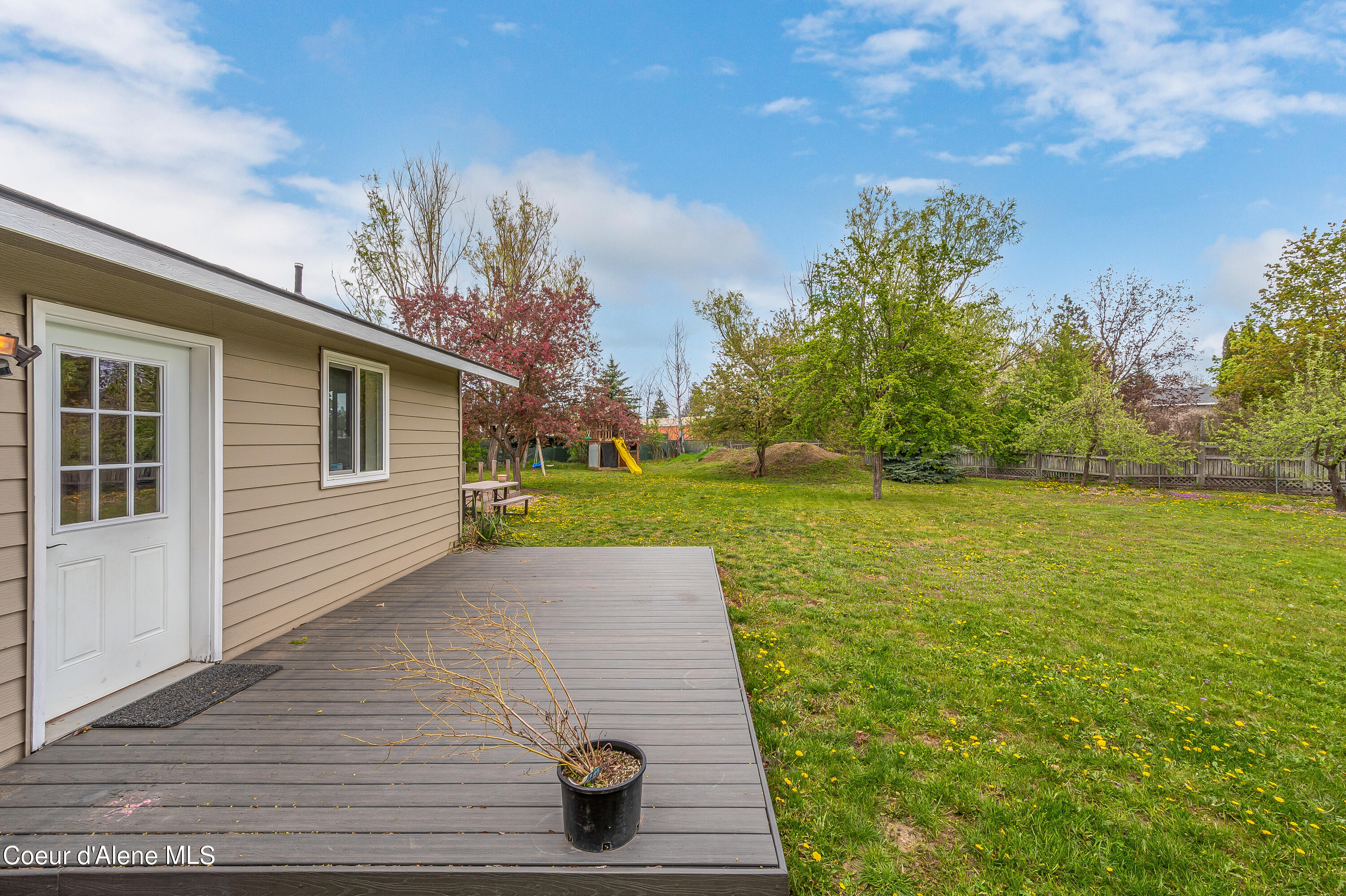 3609 W SHERLOCK AVE