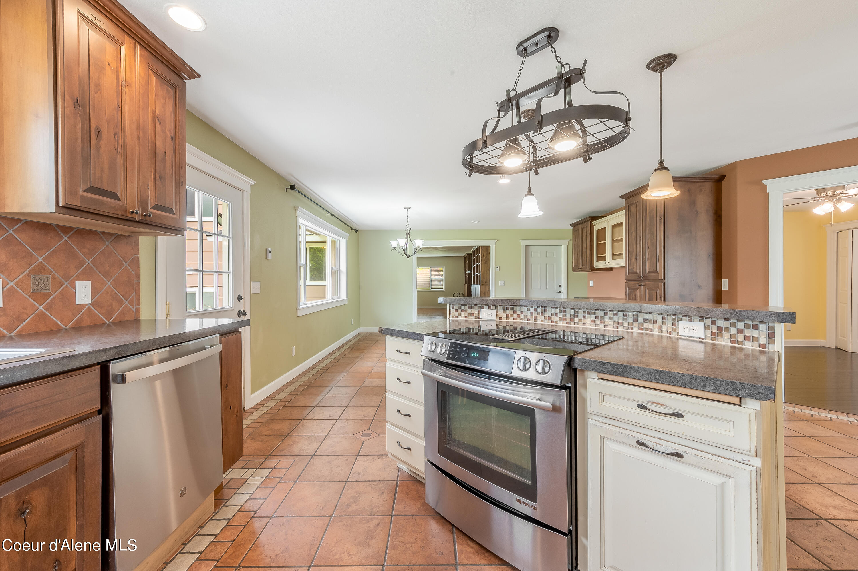 3609 W SHERLOCK AVE