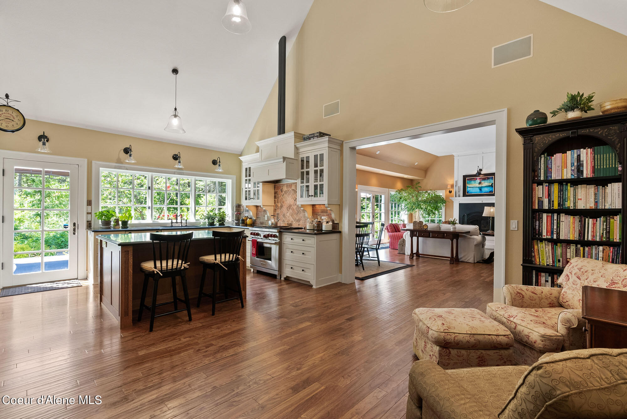 1900 W Hillsdale Road