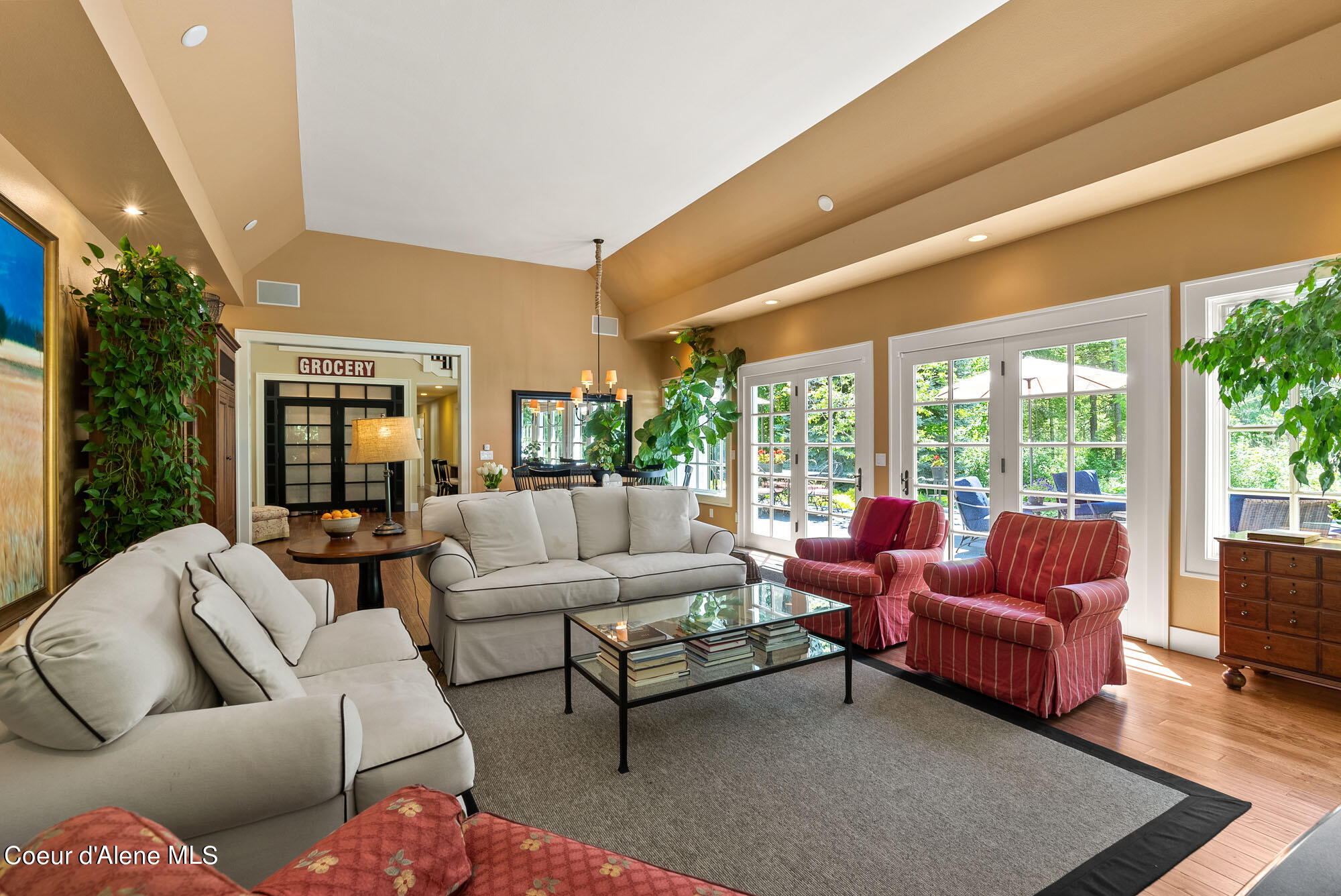1900 W Hillsdale Road