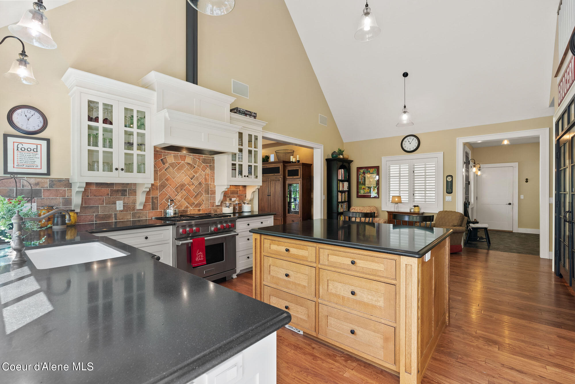1900 W Hillsdale Road