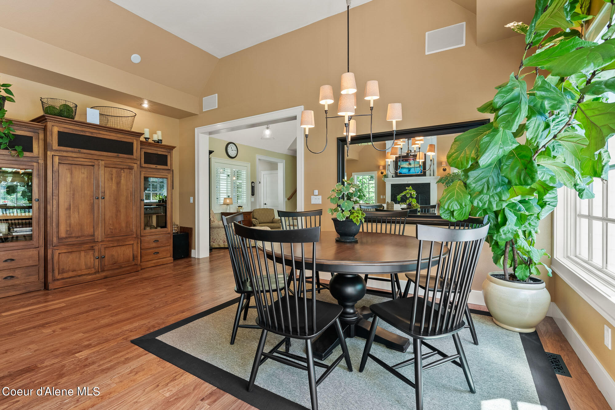 1900 W Hillsdale Road