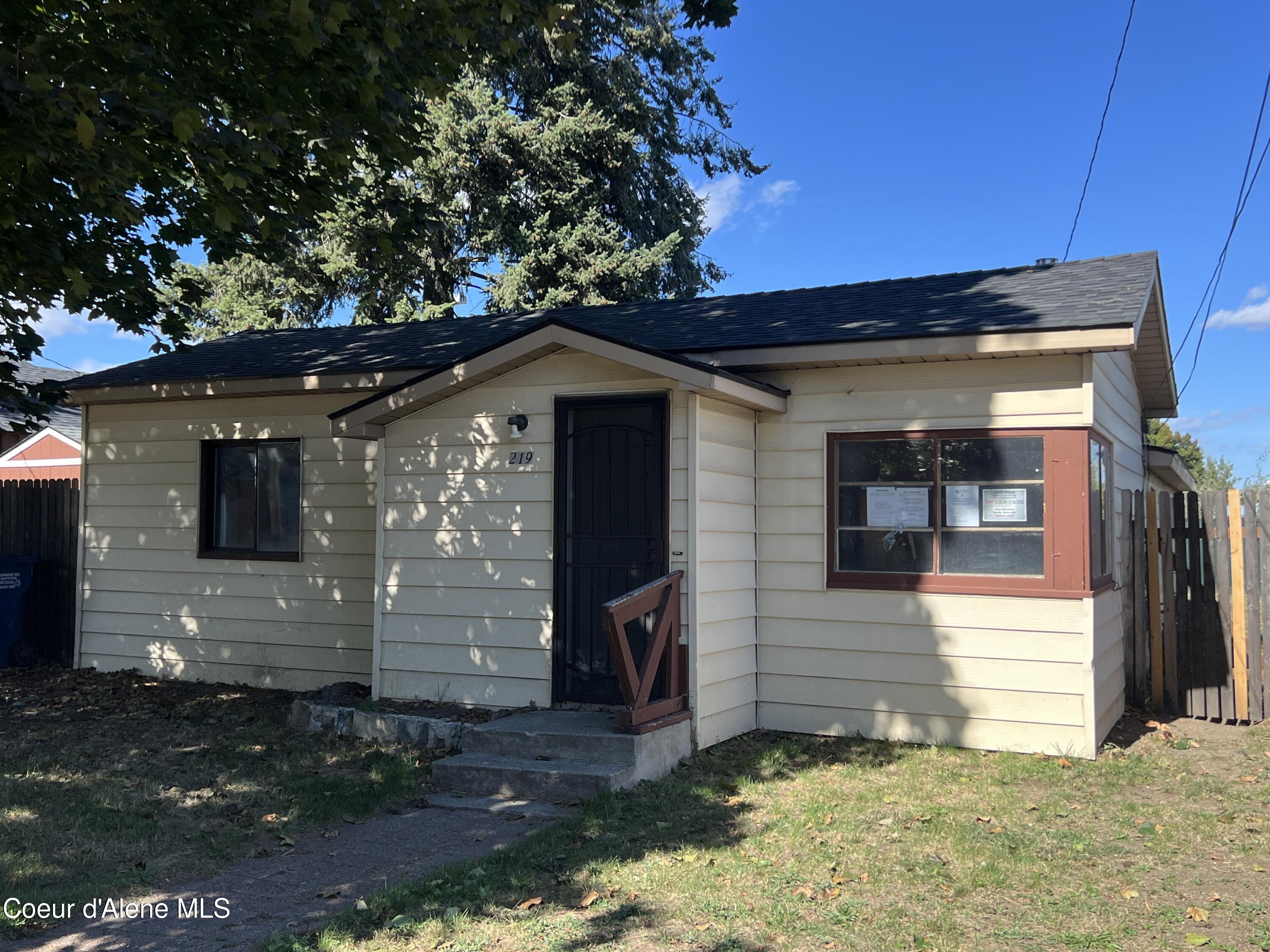 219 E ANNIE AVE