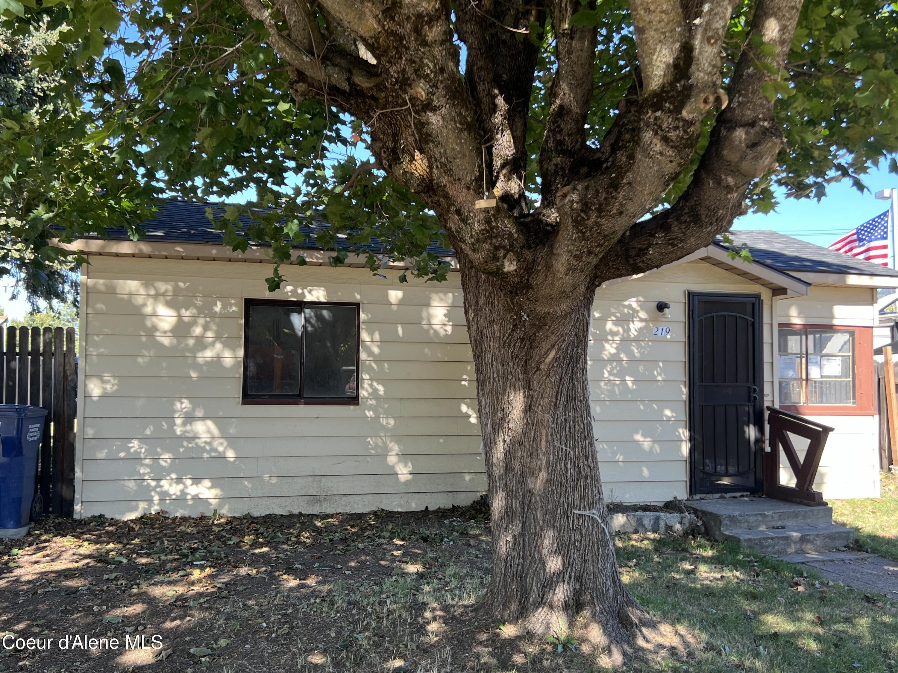 219 E ANNIE AVE