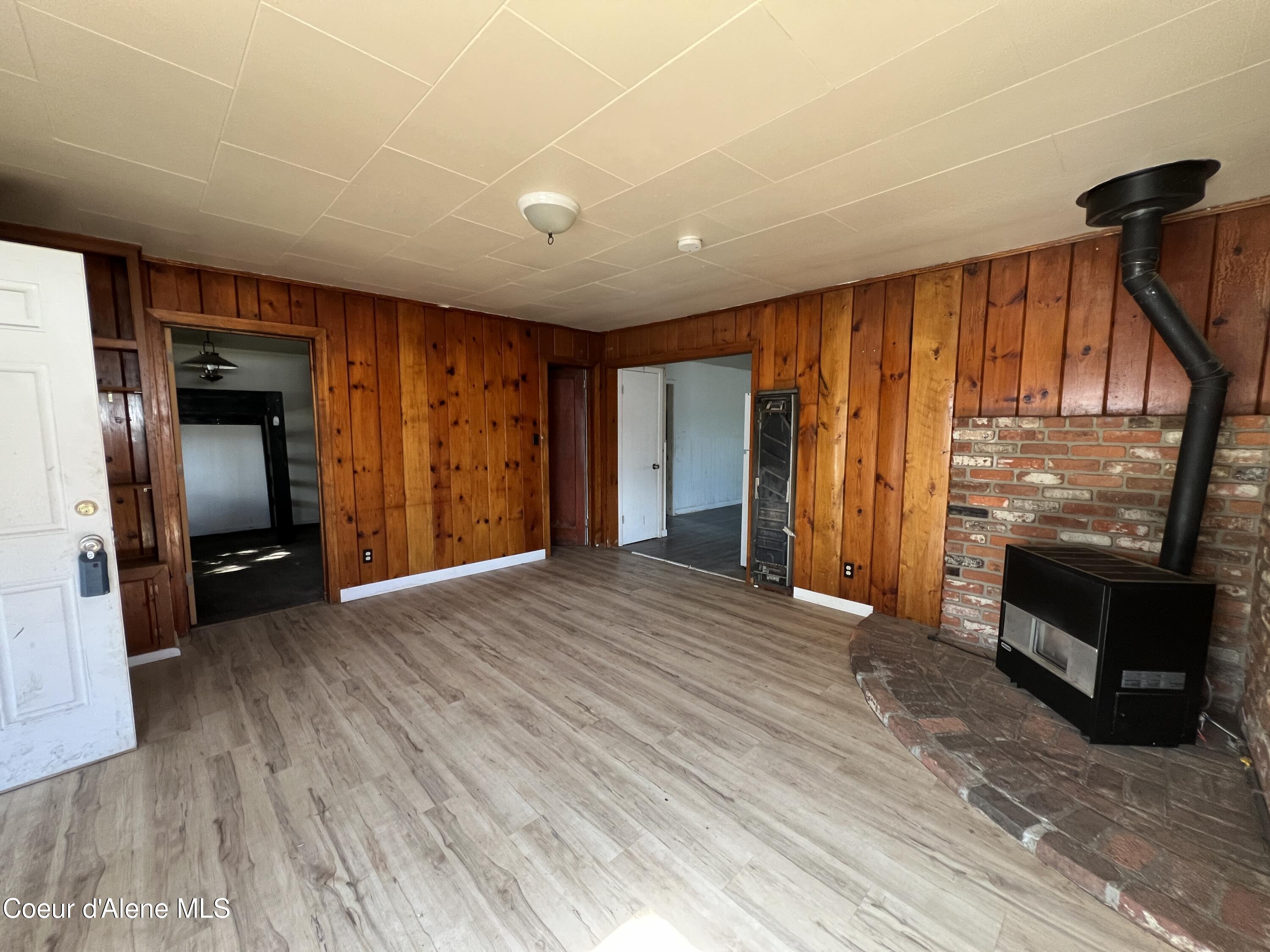 219 E ANNIE AVE