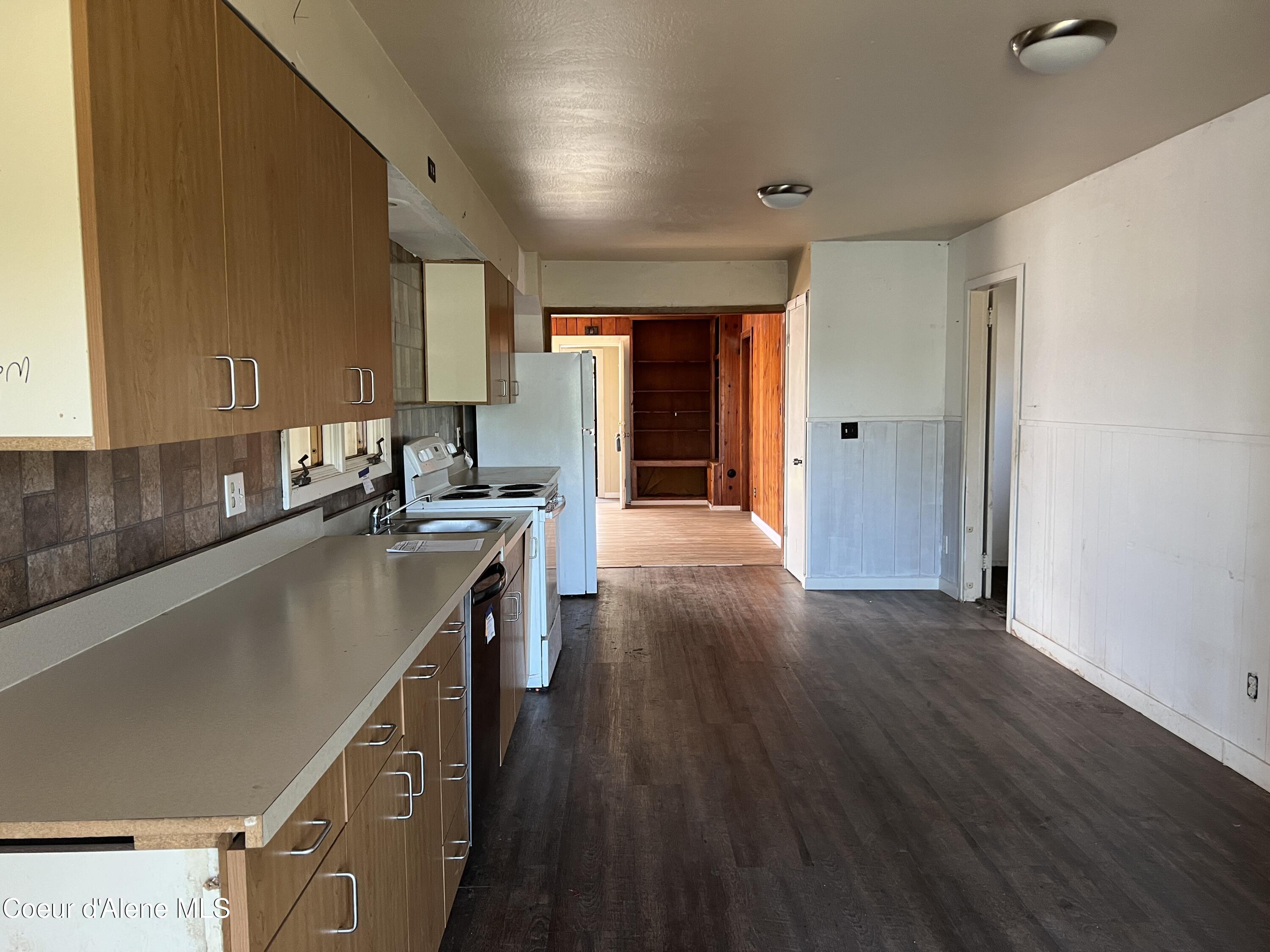 219 E ANNIE AVE