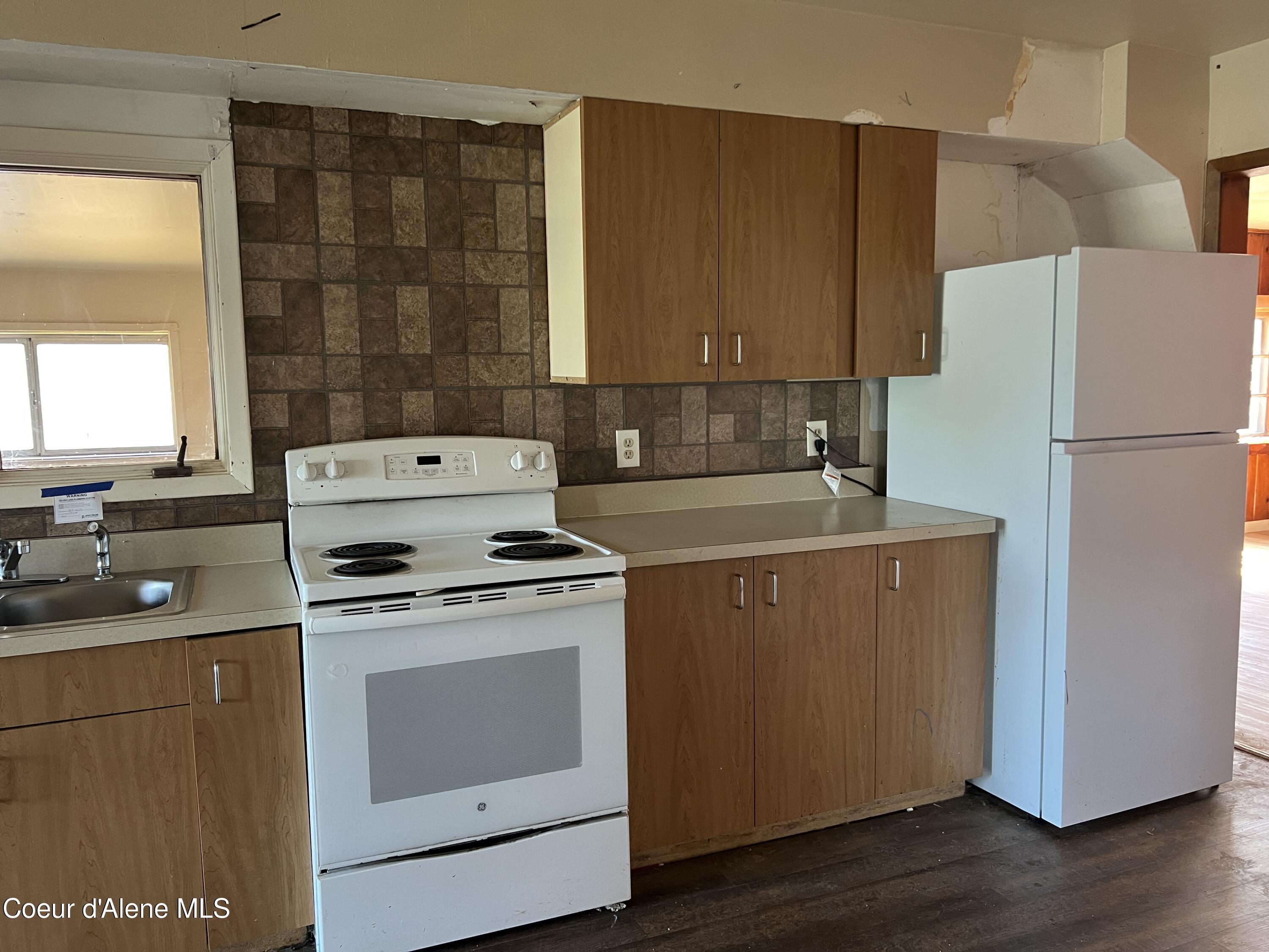 219 E ANNIE AVE