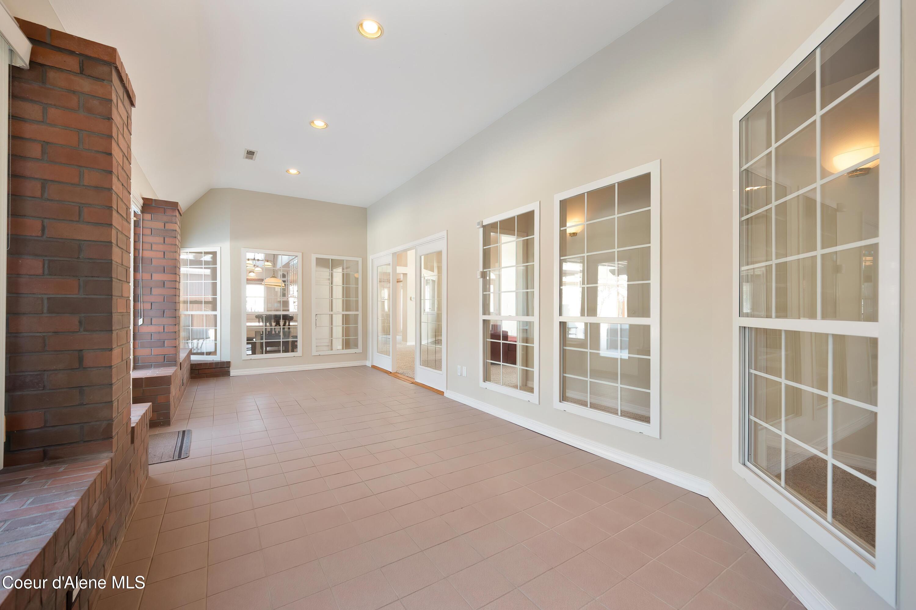 4411 E Inverness Dr