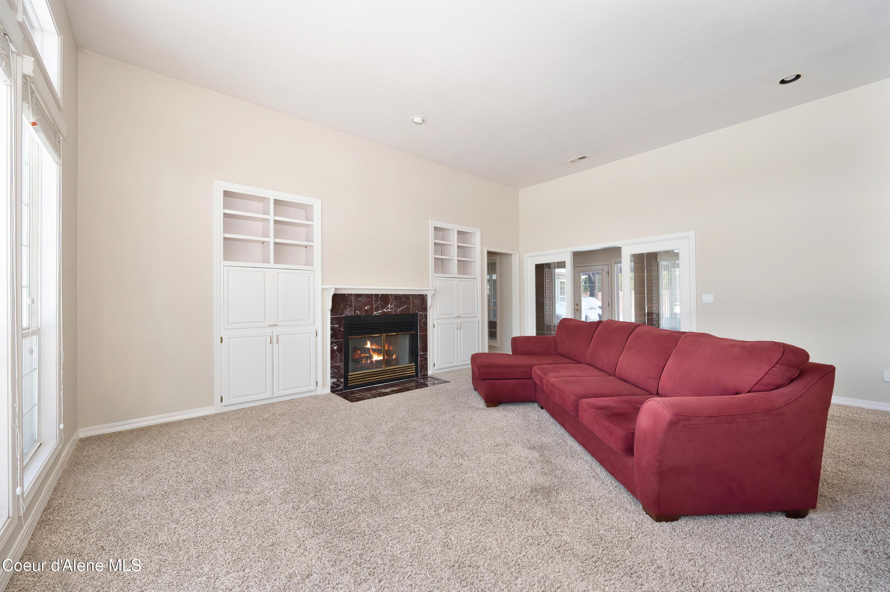 4411 E Inverness Dr