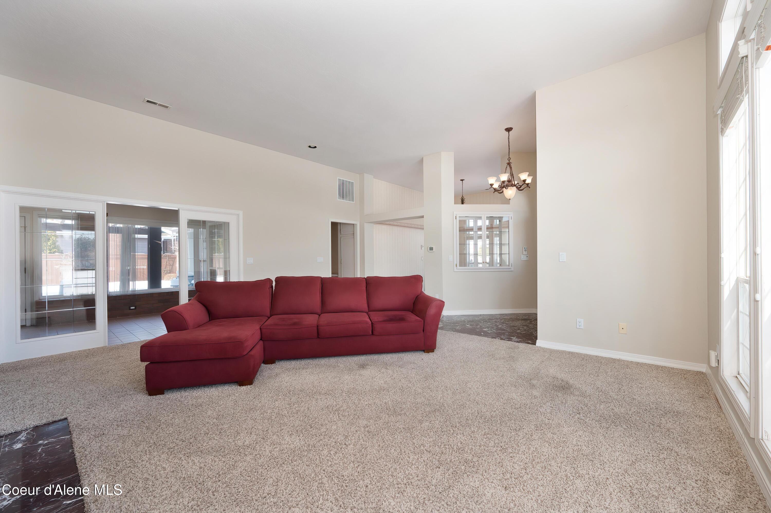 4411 E Inverness Dr