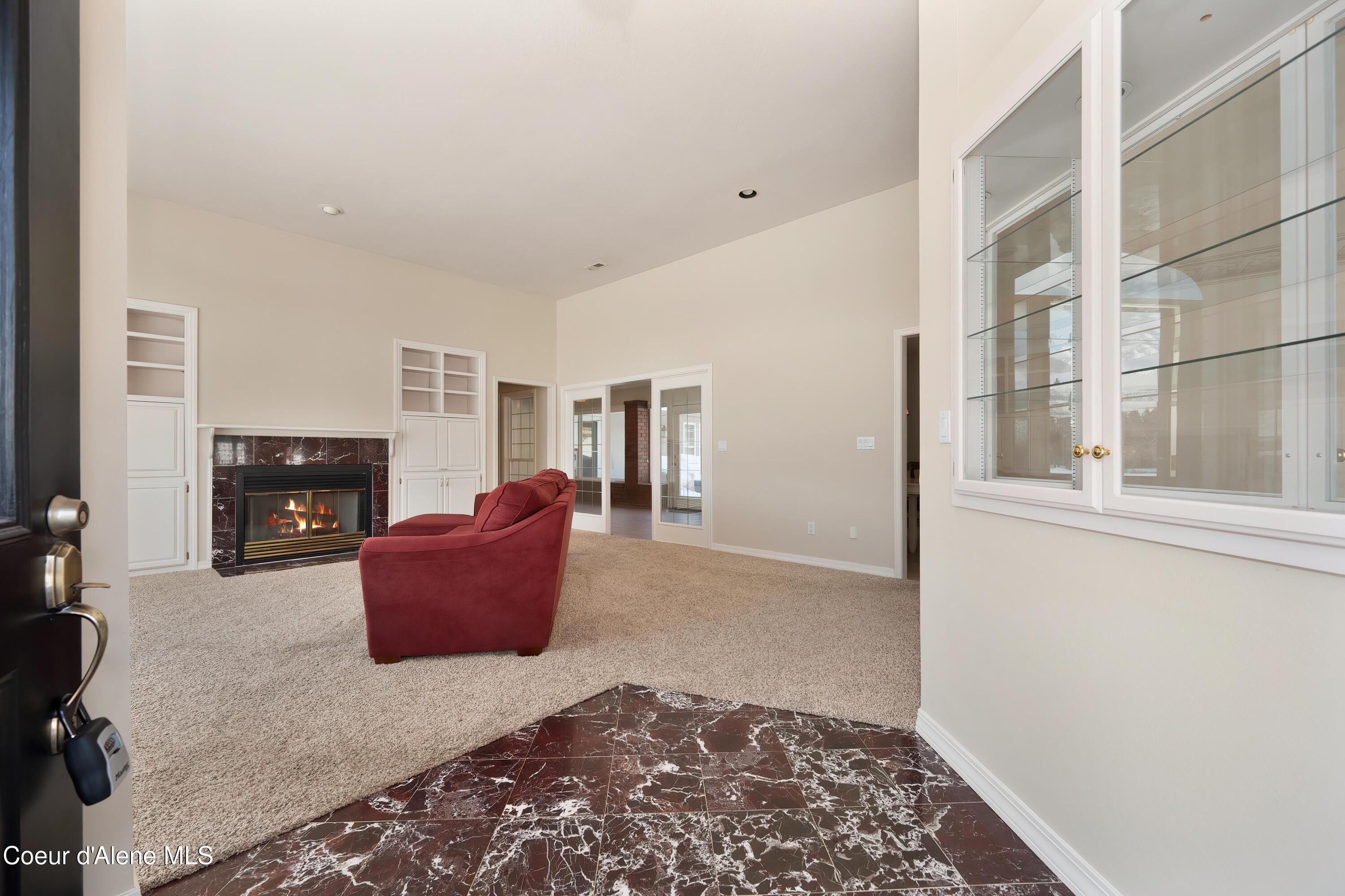 4411 E Inverness Dr
