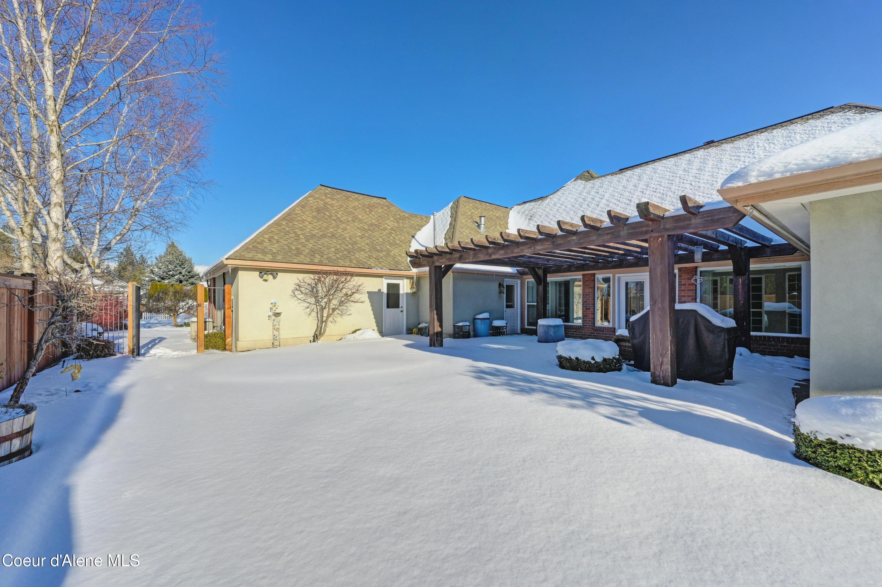 4411 E Inverness Dr