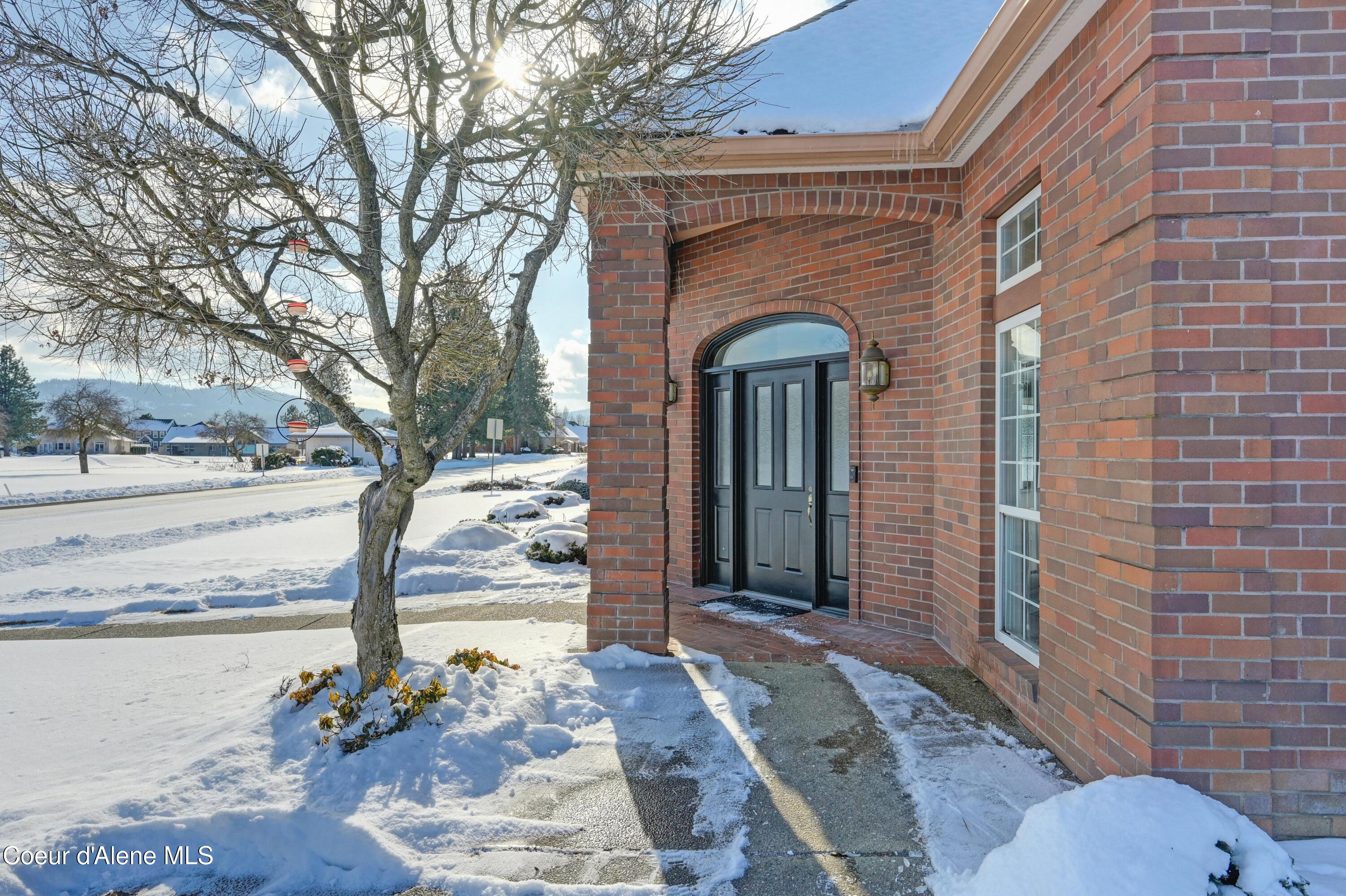4411 E Inverness Dr