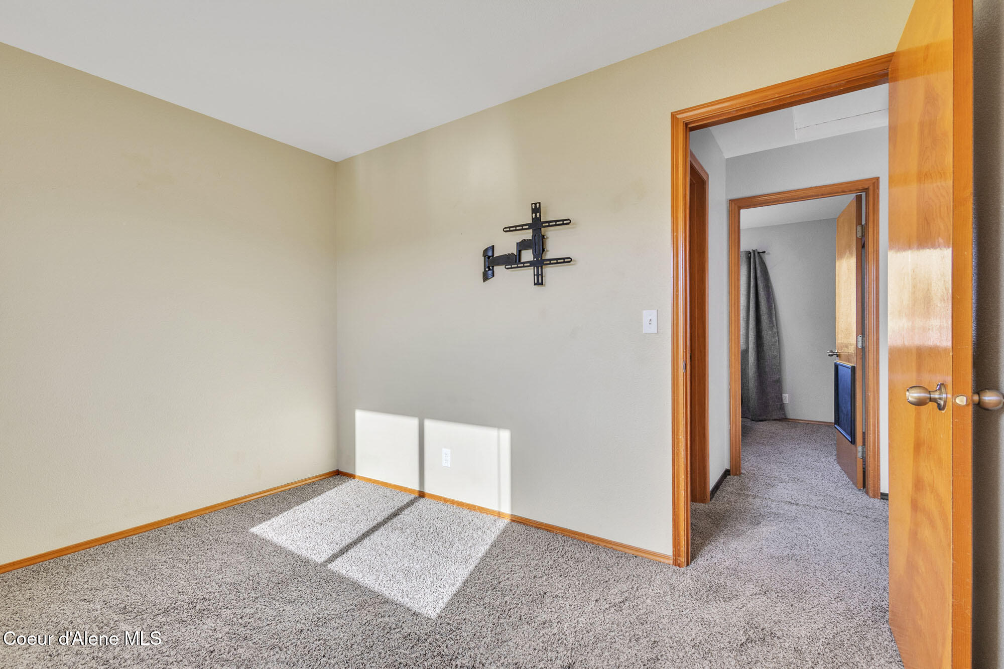 1130 N TOWNSEND LOOP