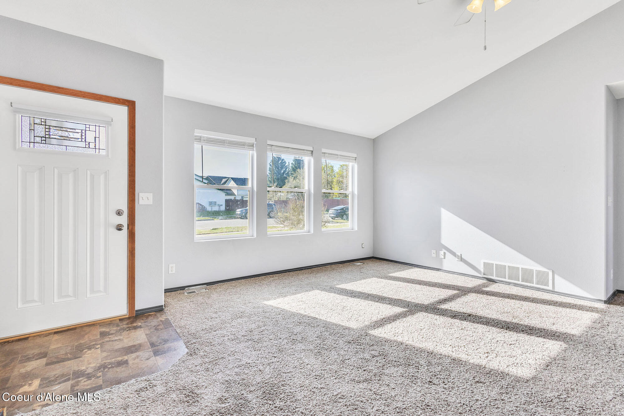 1130 N TOWNSEND LOOP
