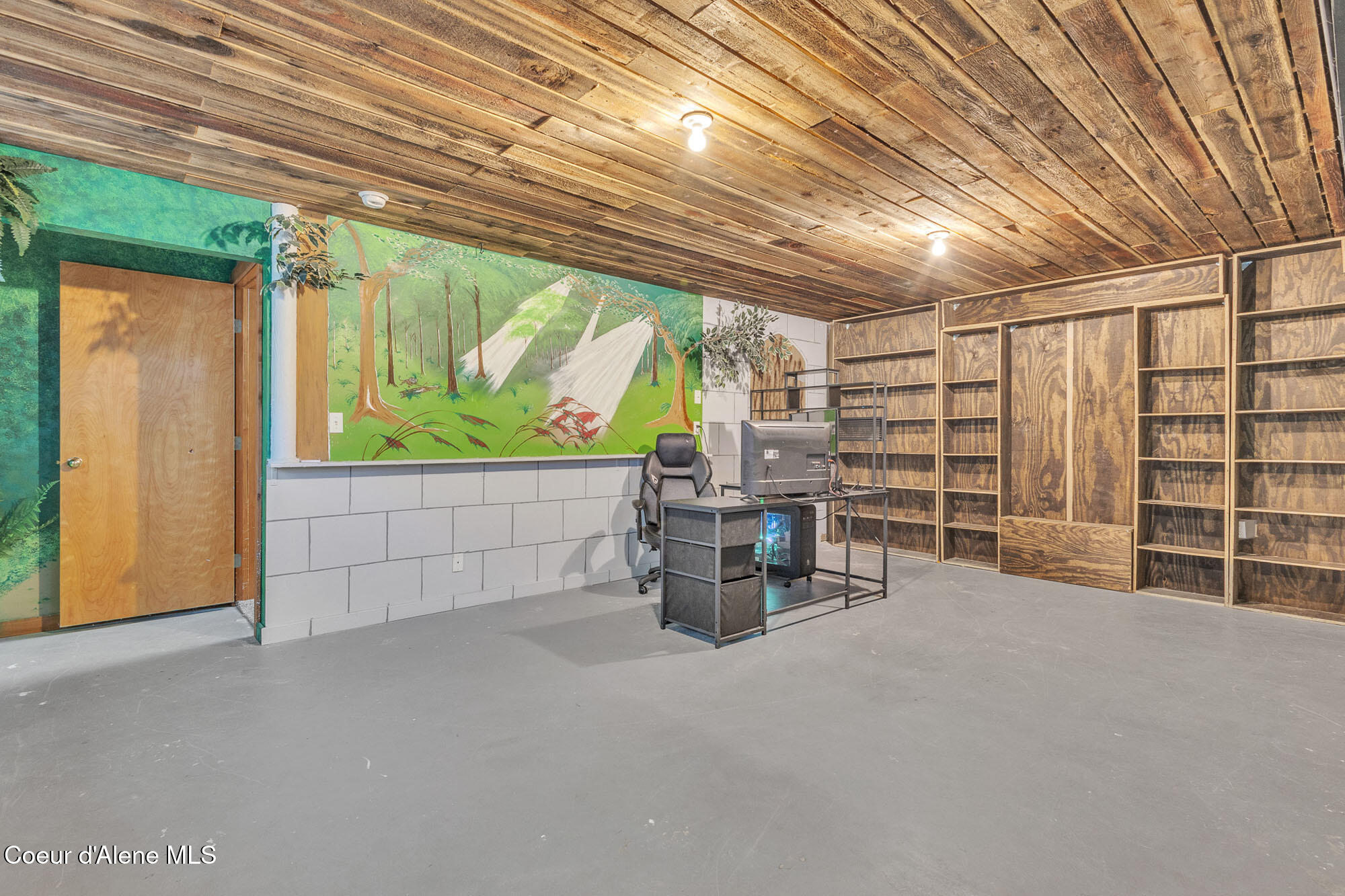1130 N TOWNSEND LOOP
