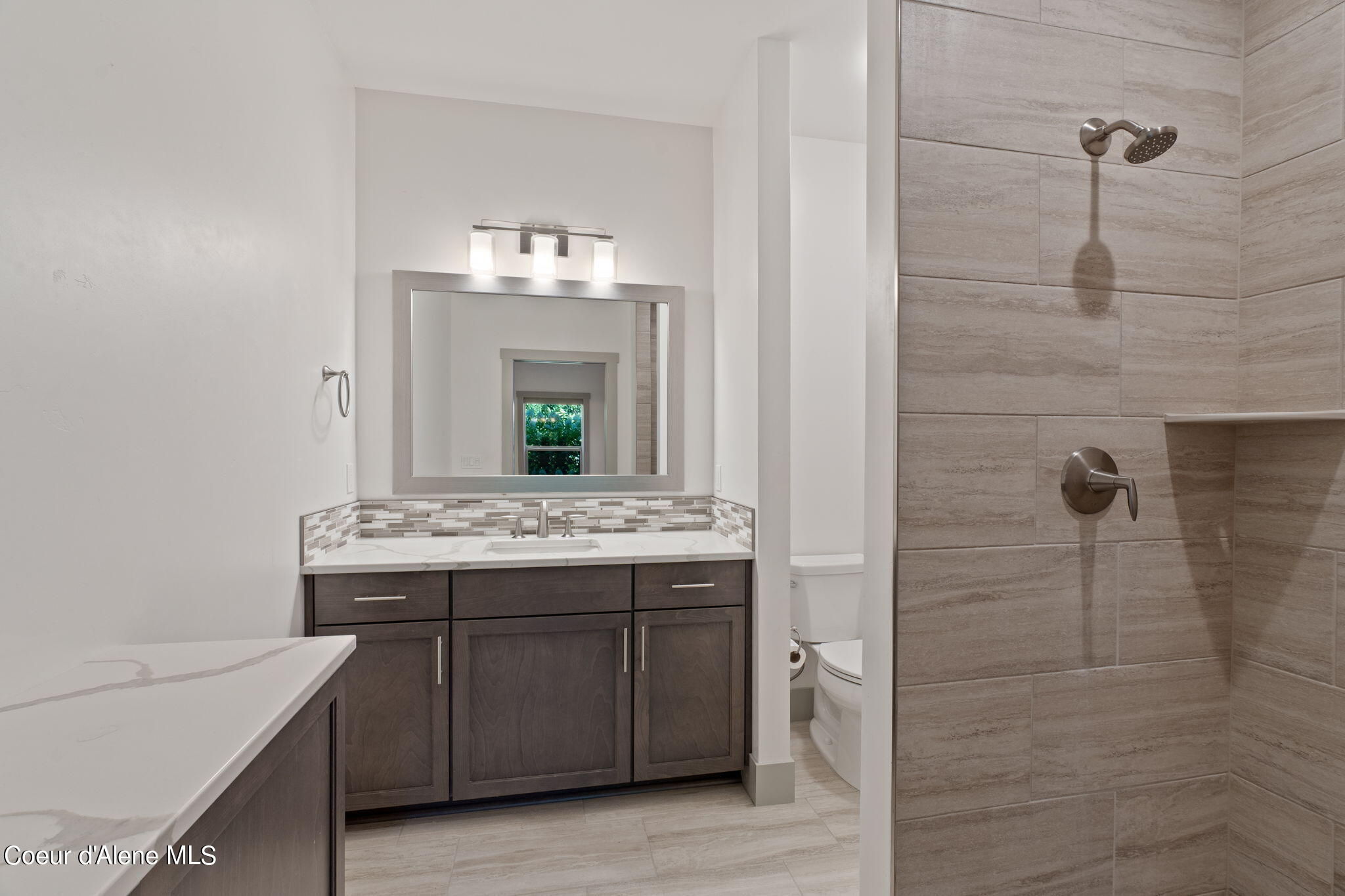 9463 N La Costa Ct