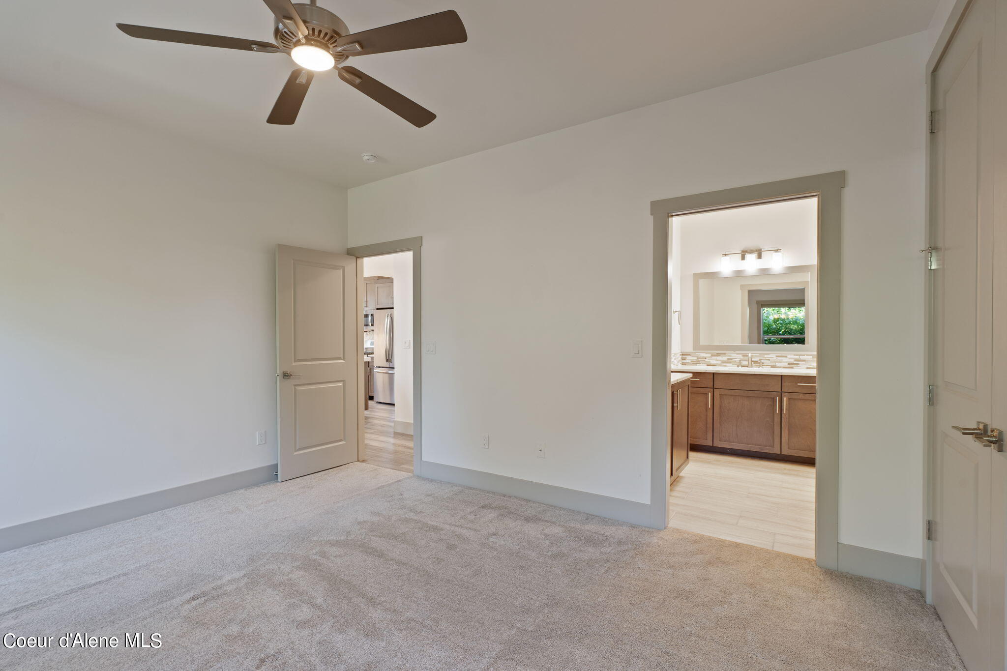 9463 N La Costa Ct