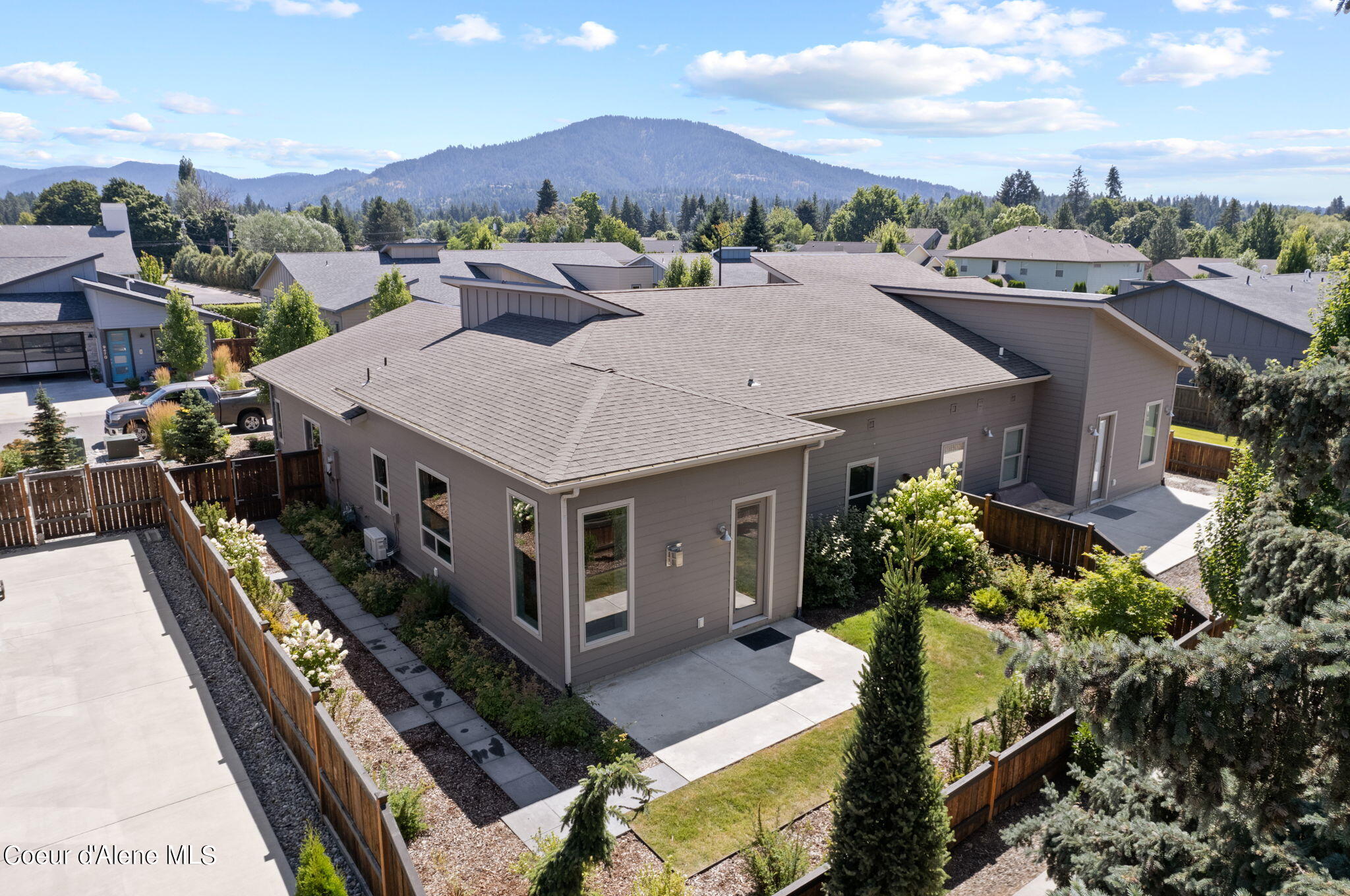 9463 N La Costa Ct