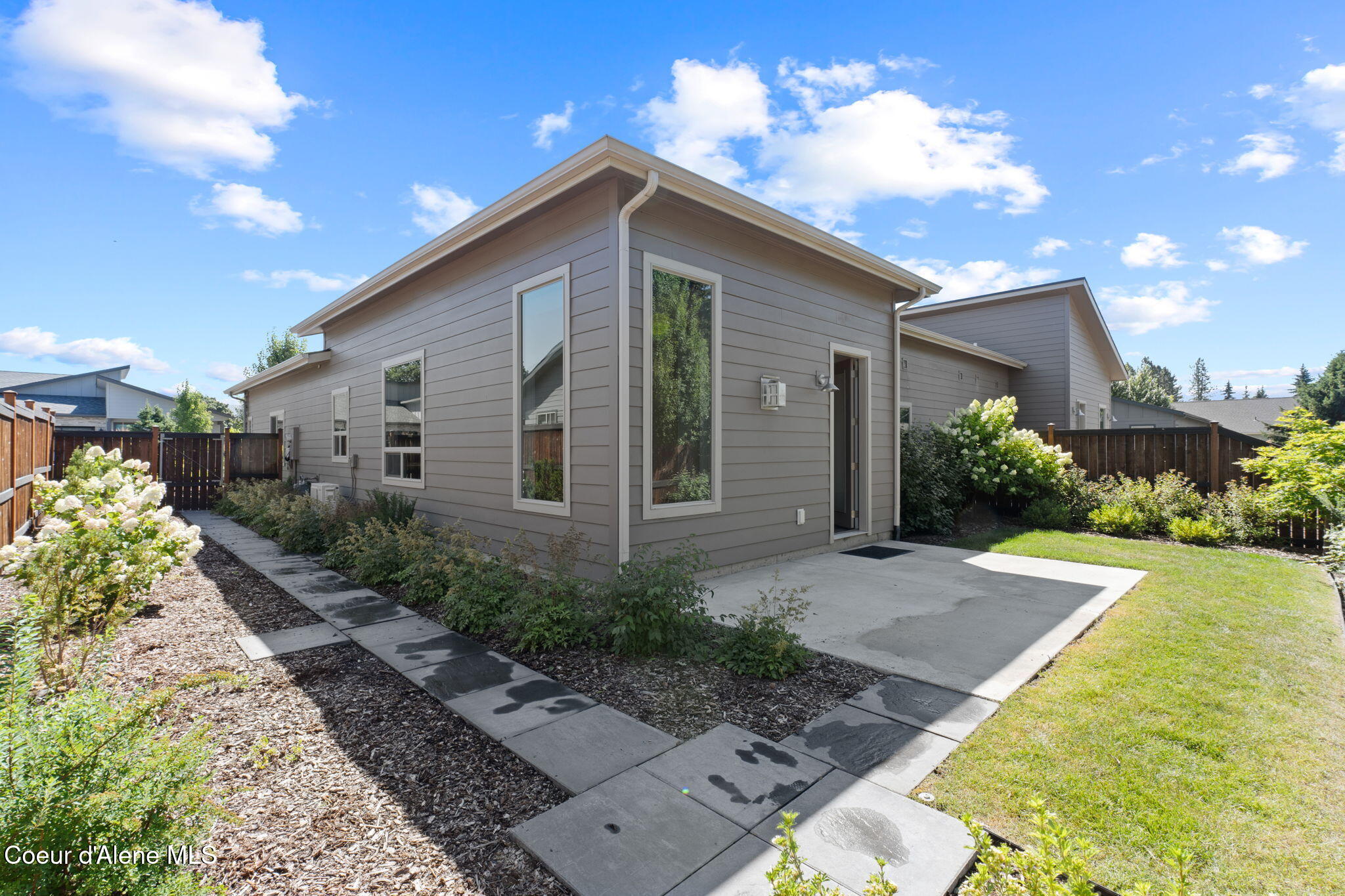 9463 N La Costa Ct
