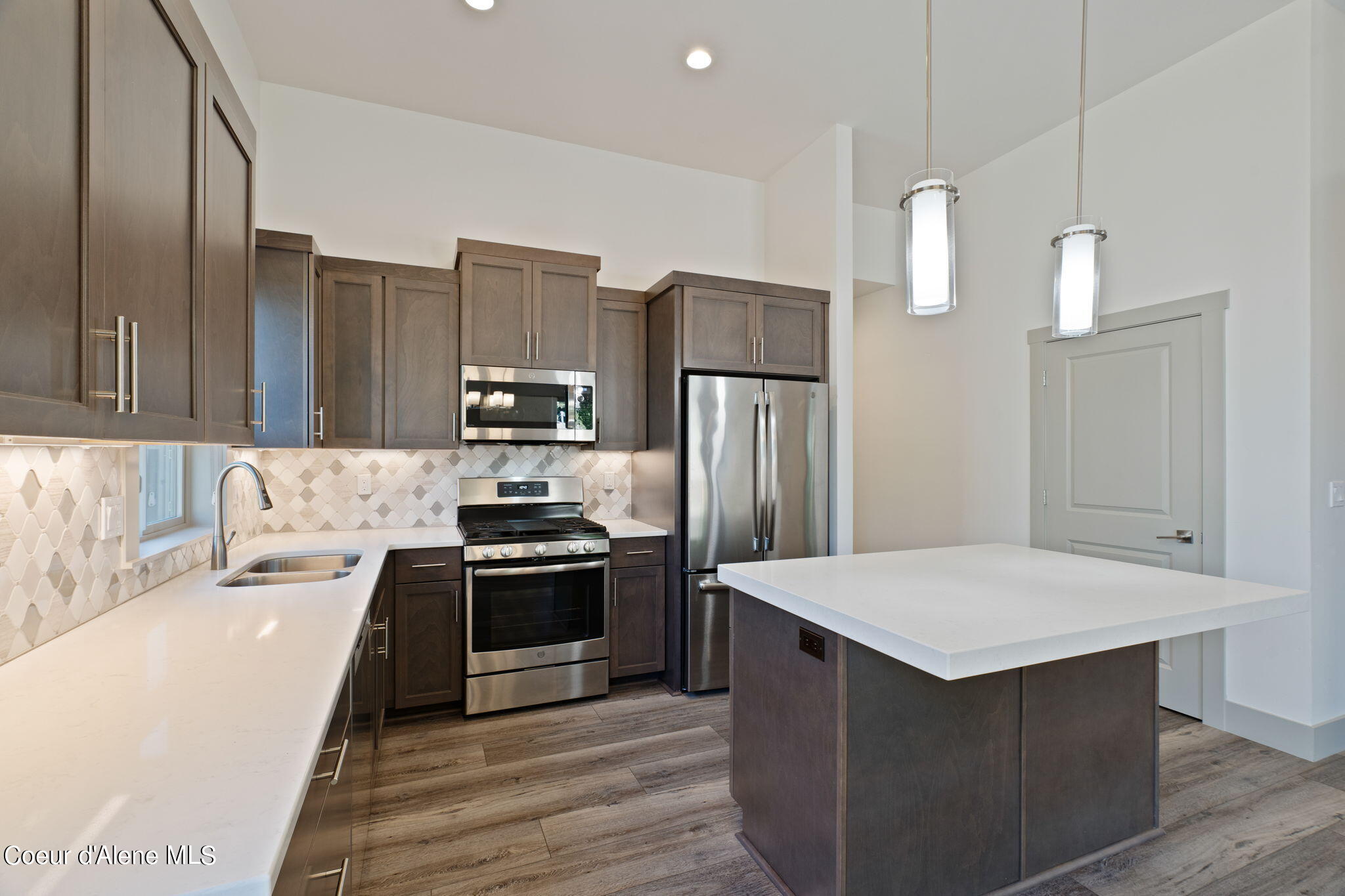9463 N La Costa Ct