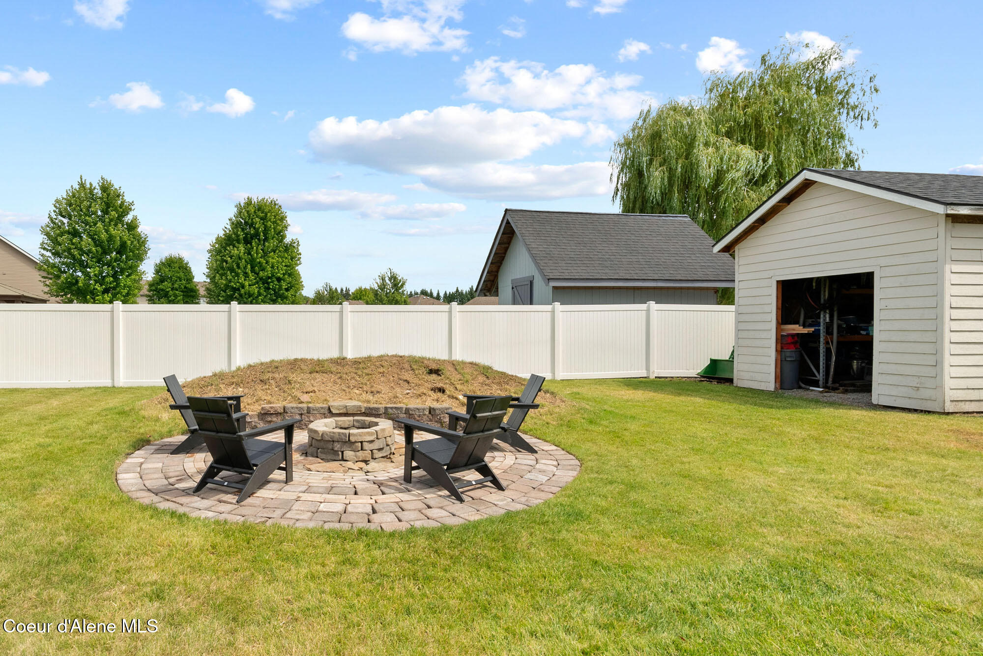 2518 W ASHLAND LN