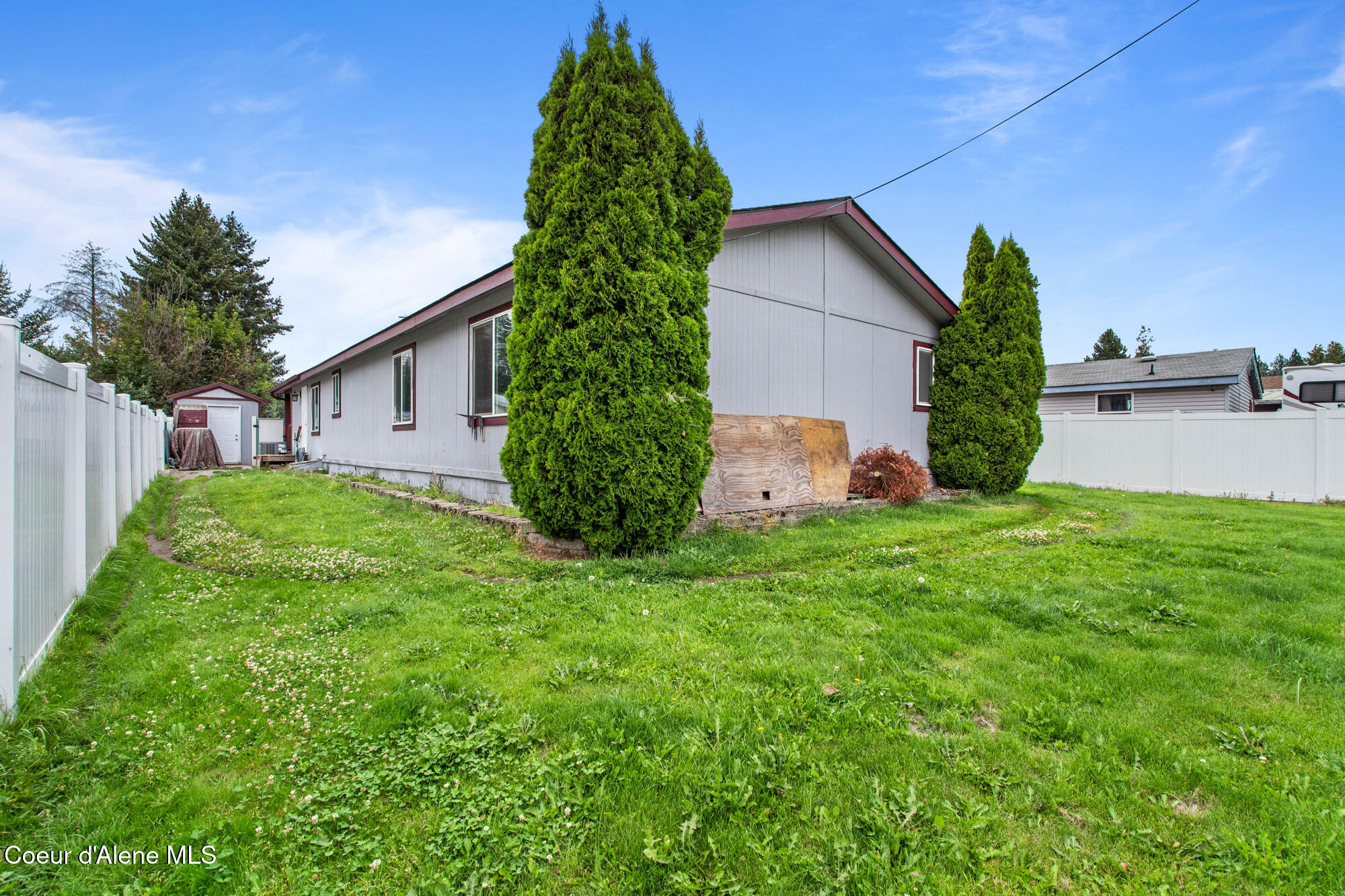 1829 E BARK LOOP