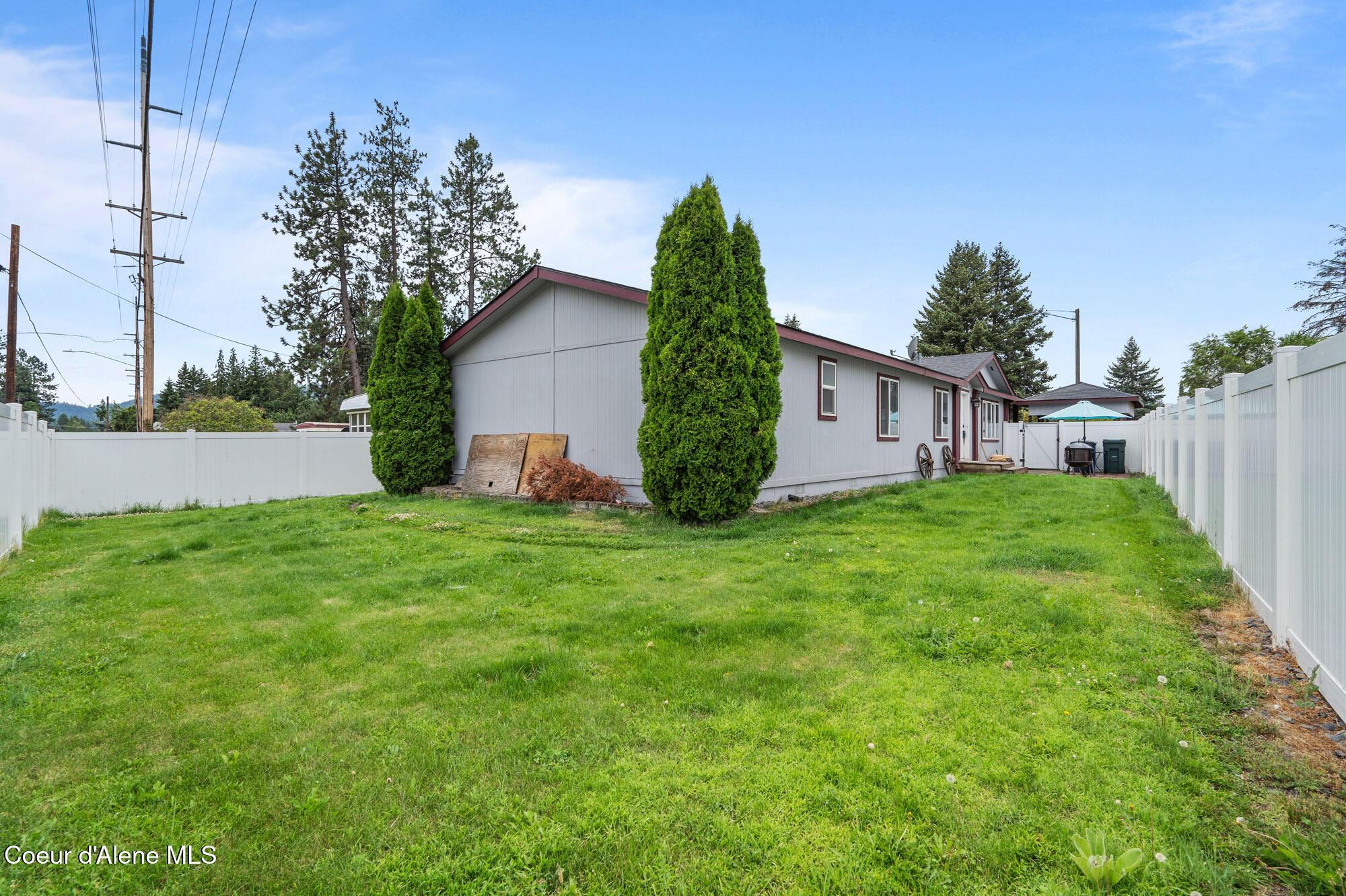 1829 E BARK LOOP