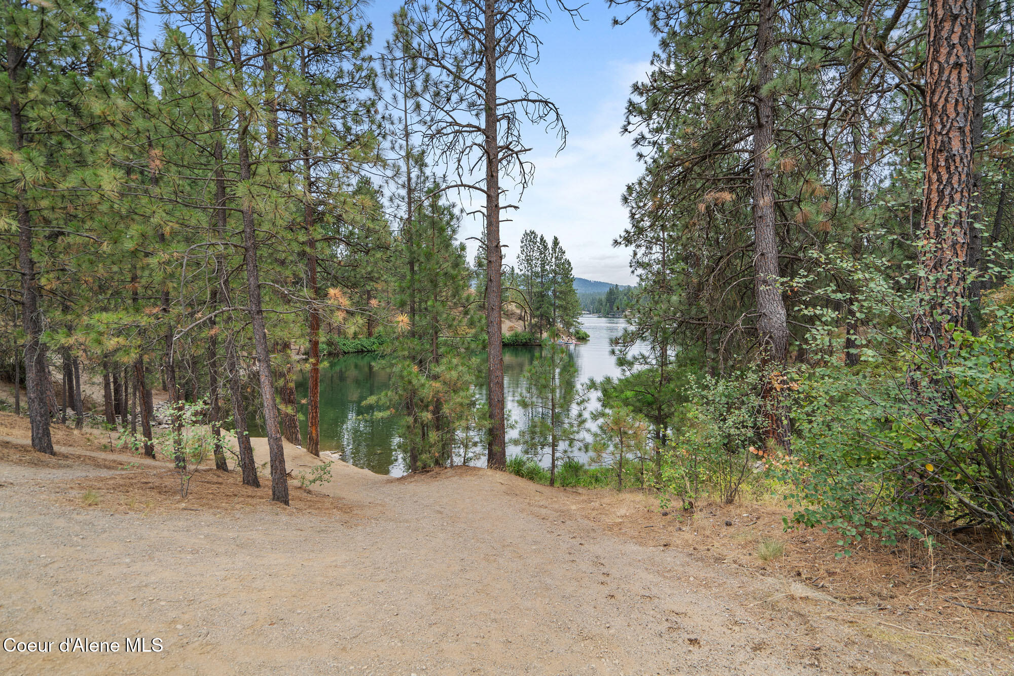 1829 E BARK LOOP
