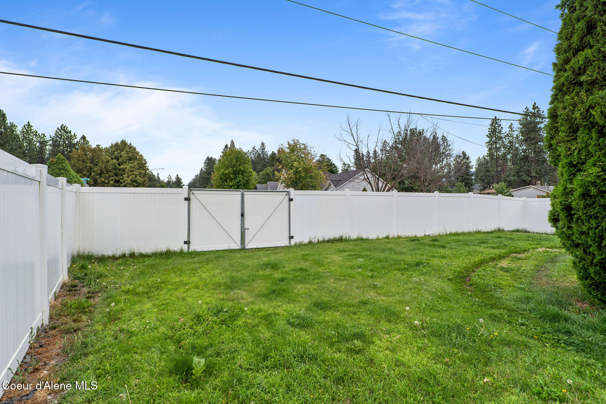1829 E BARK LOOP
