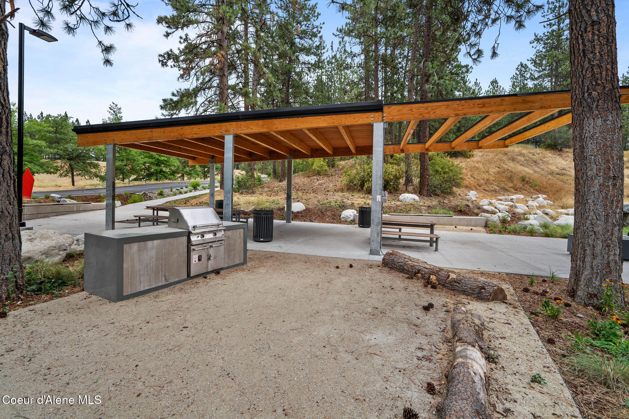 1829 E BARK LOOP
