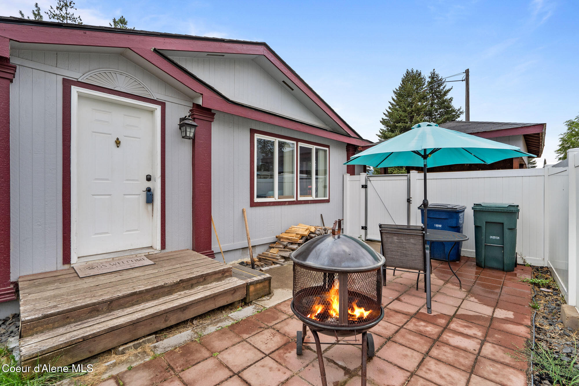 1829 E BARK LOOP