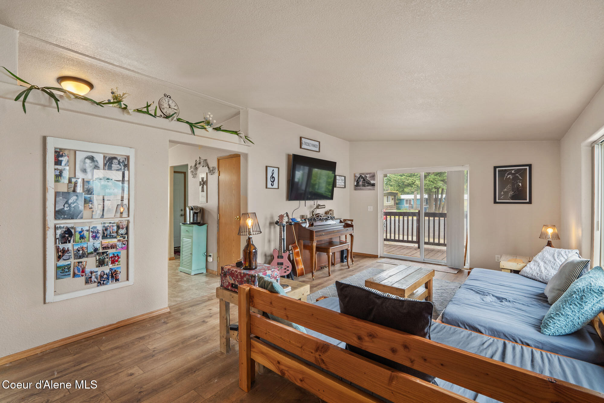 1829 E BARK LOOP