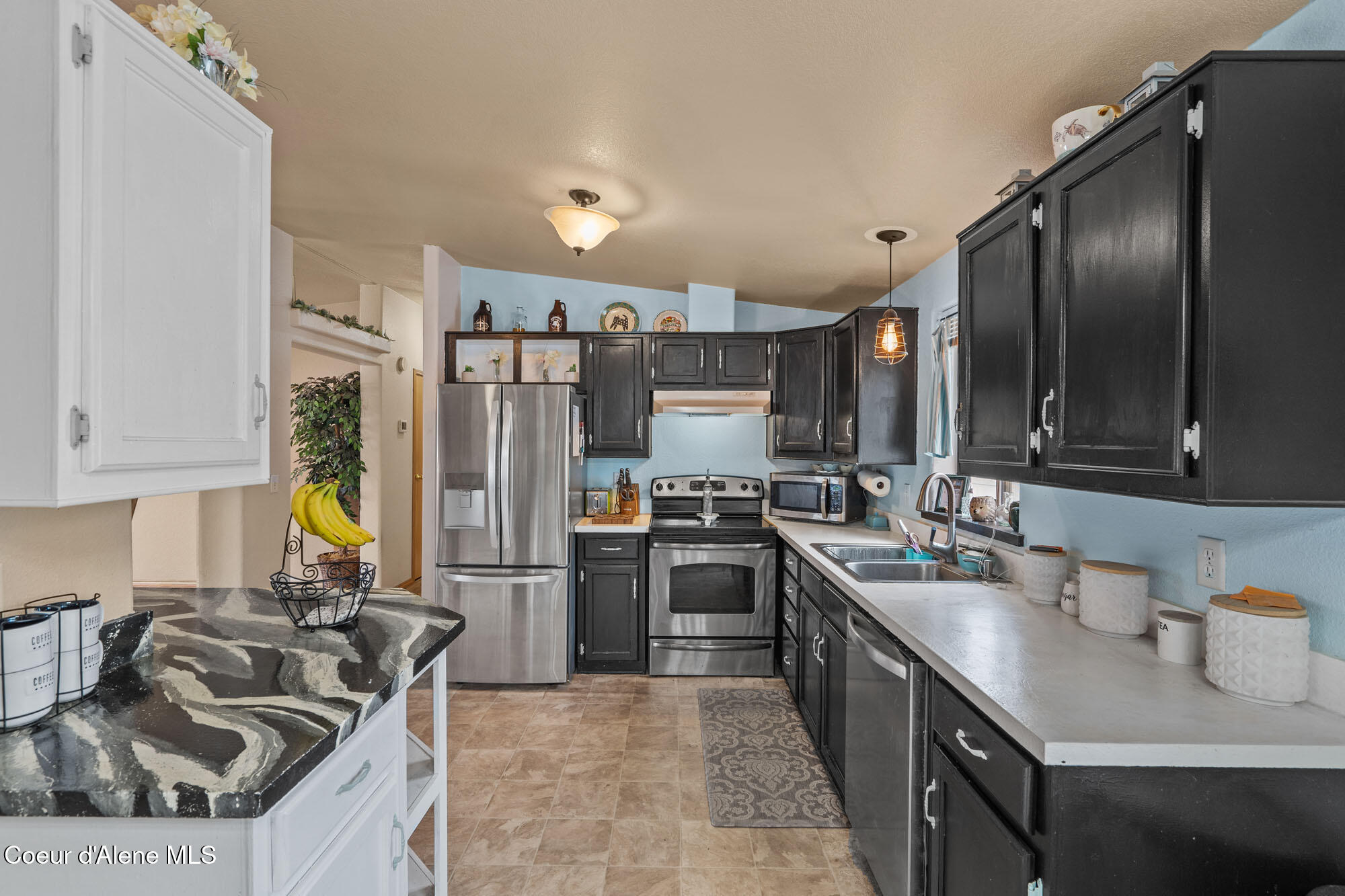 1829 E BARK LOOP