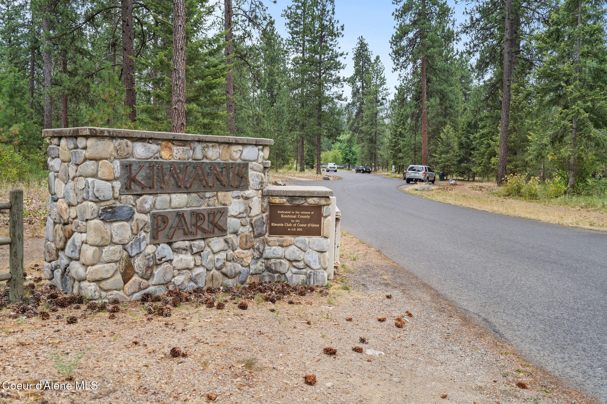 1829 E BARK LOOP