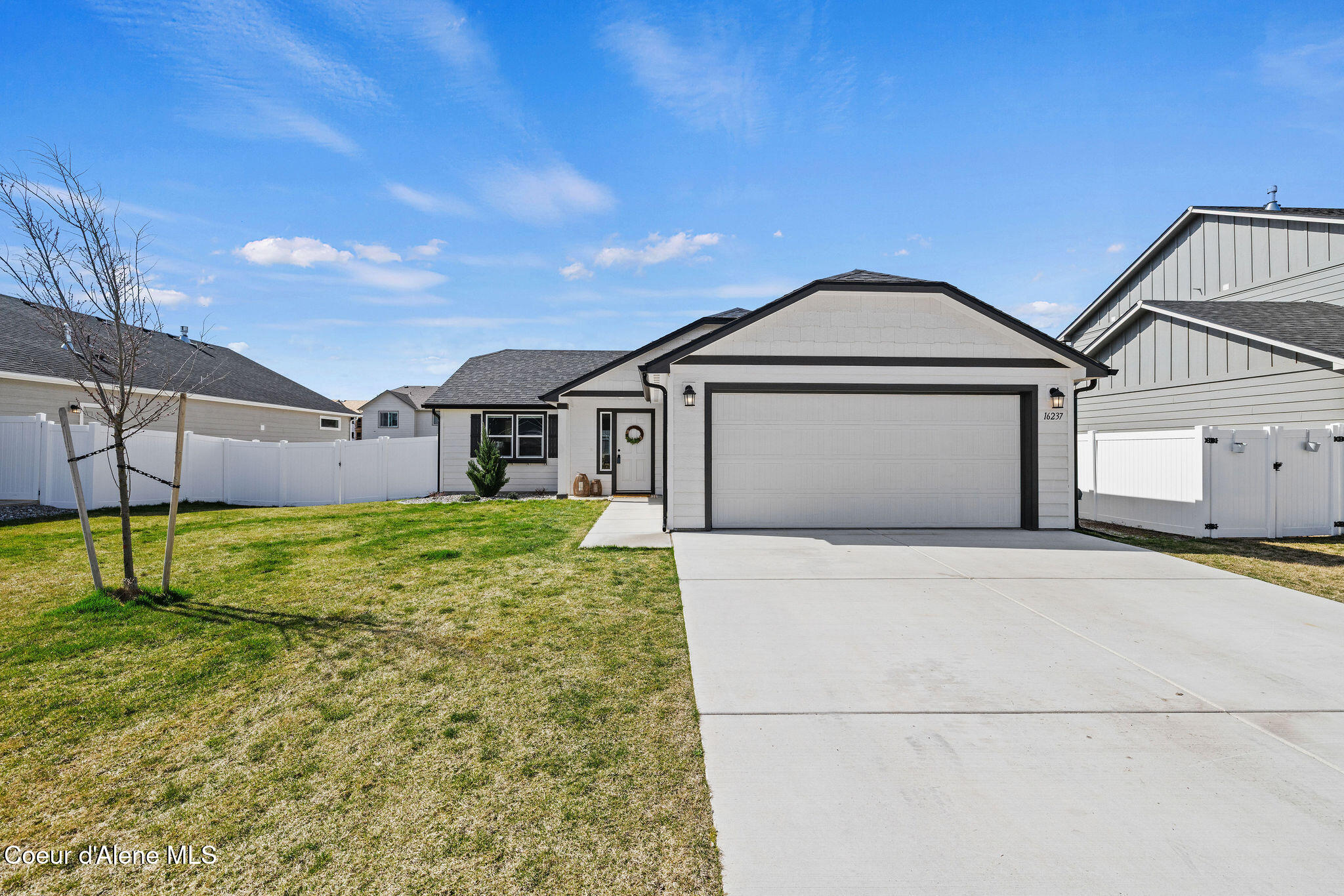 16237 N Hadley Loop