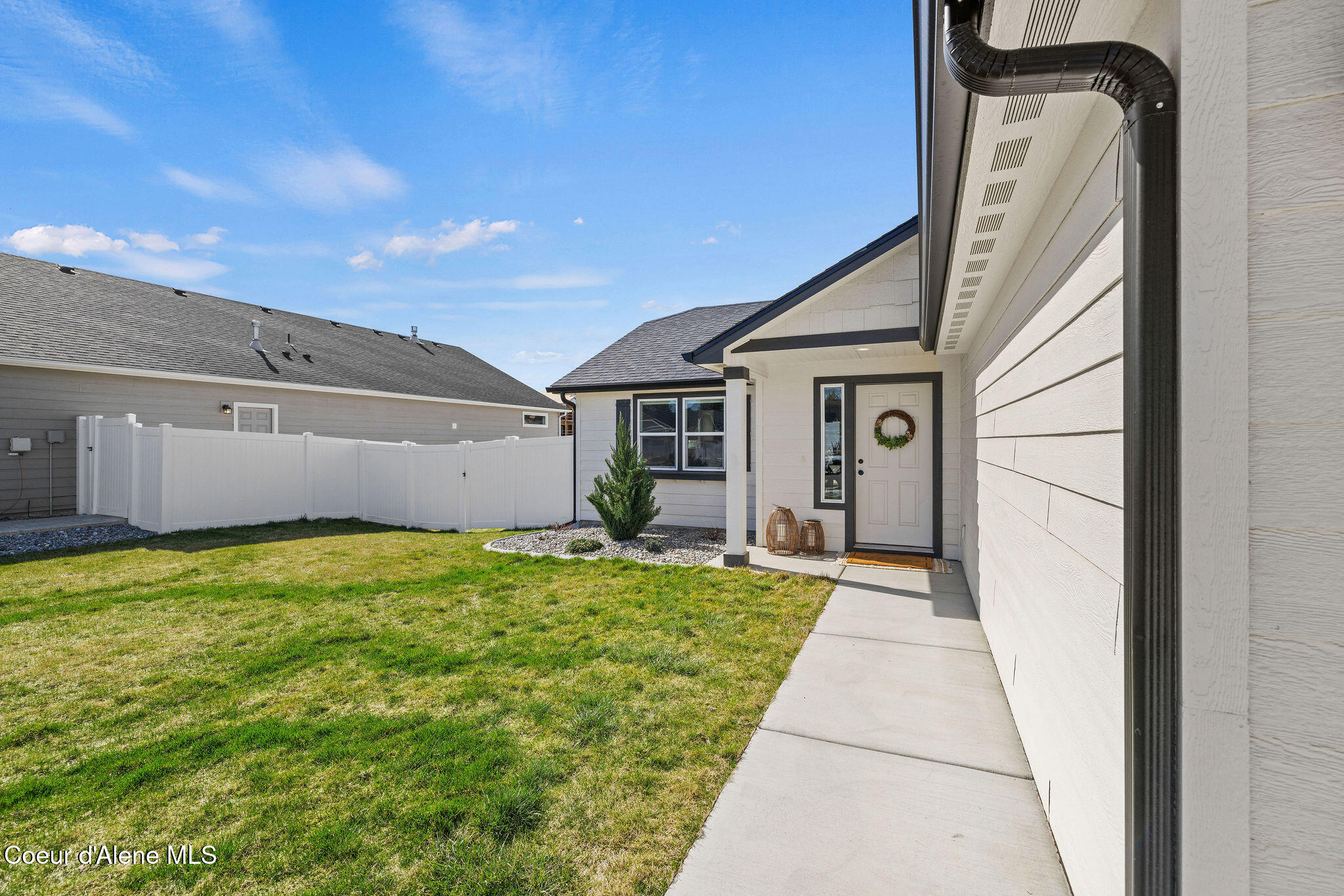 16237 N Hadley Loop
