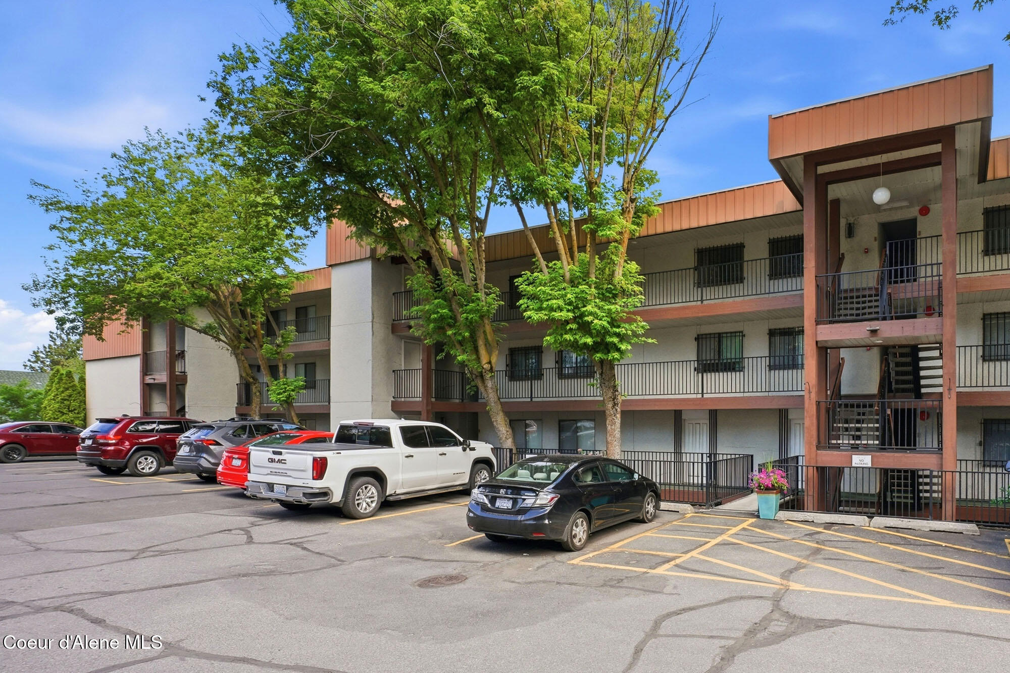 1111 W 6TH AVE, 105