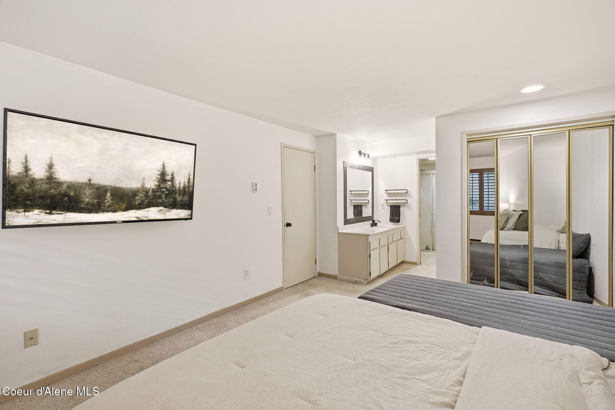 1111 W 6TH AVE, 105