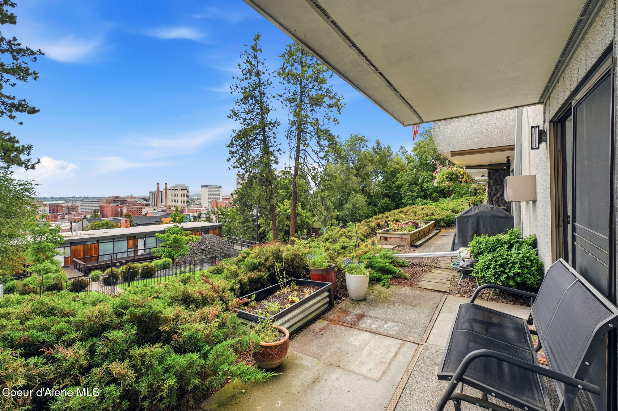 1111 W 6TH AVE, 105