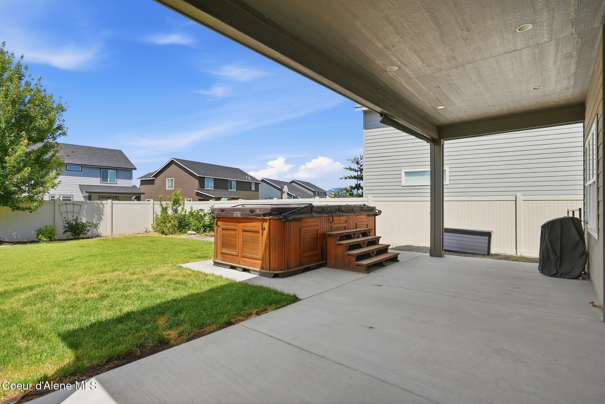 6889 N HOURGLASS DR, Coeur d'Alene