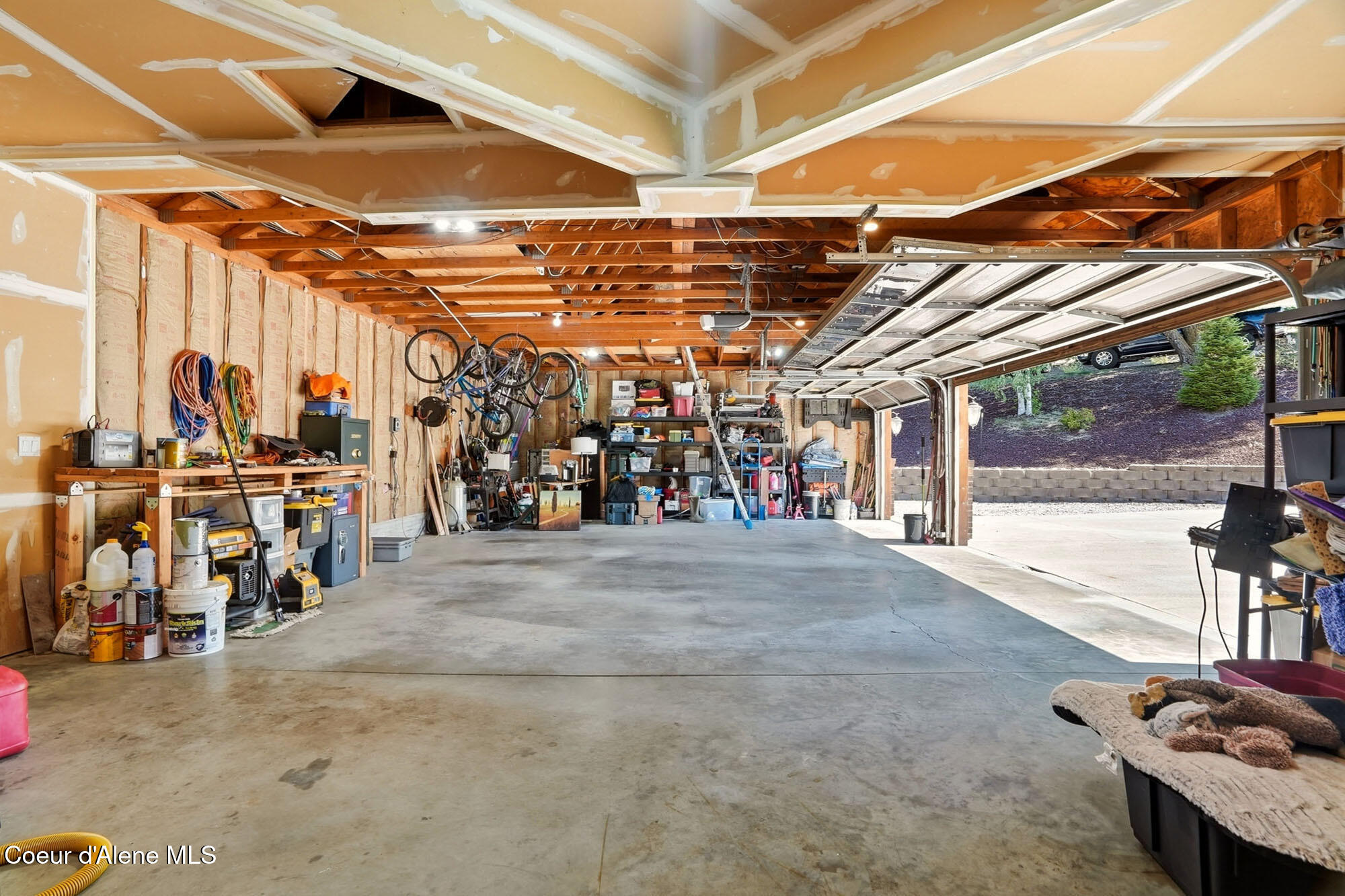 6022 S DEARBORN RD