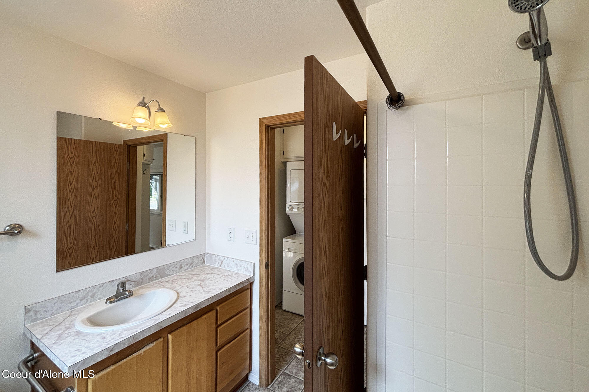 9047 N STARR LOOP