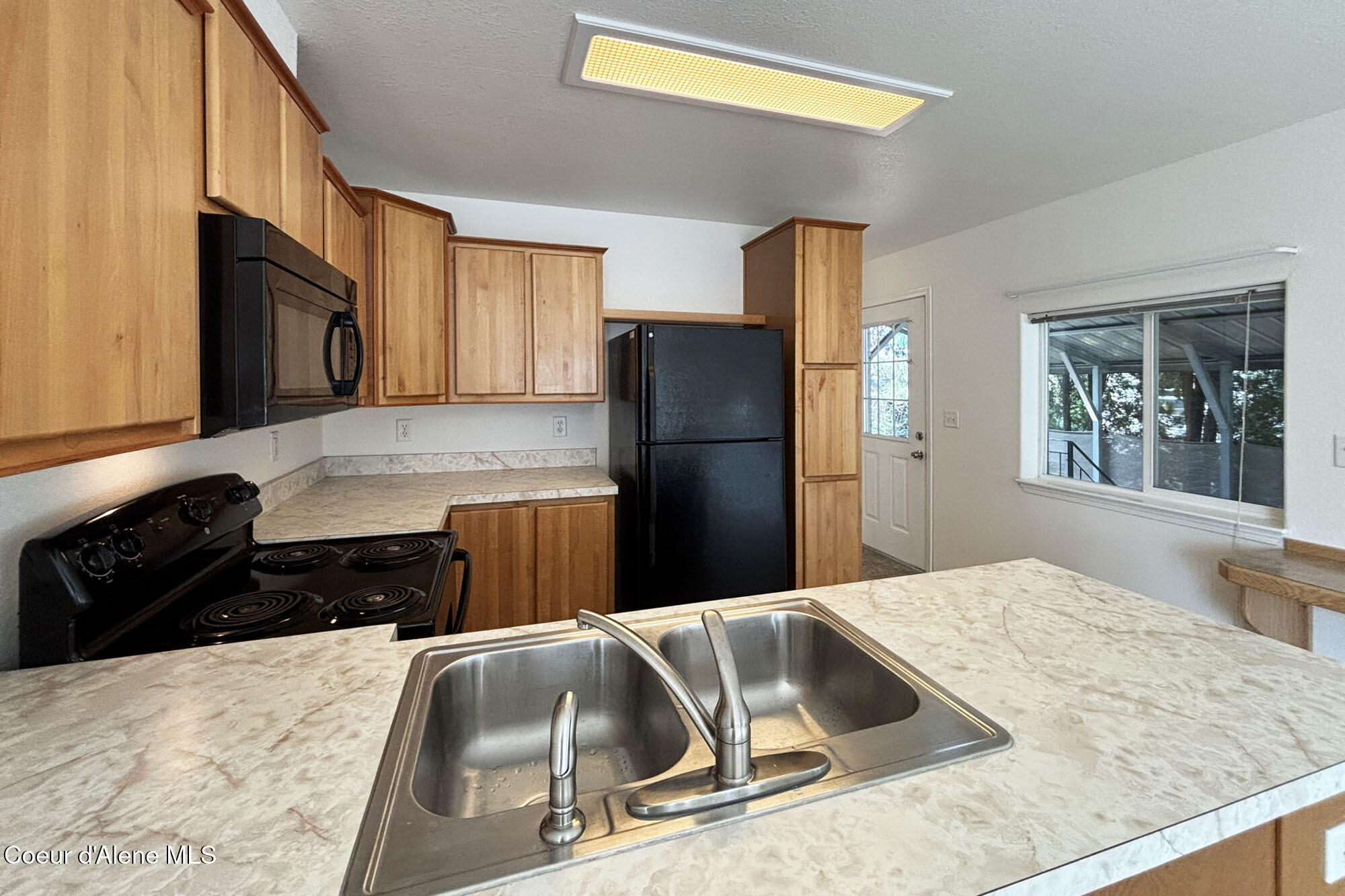 9047 N STARR LOOP