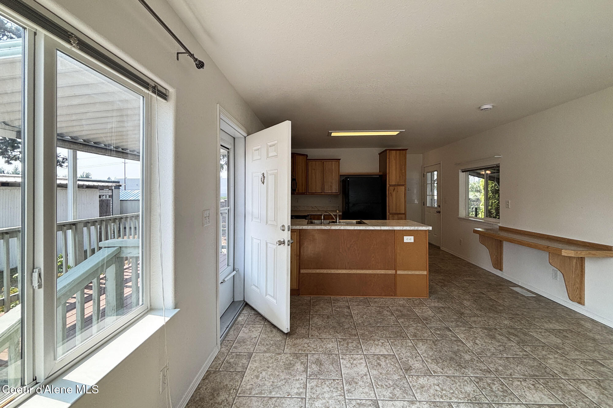 9047 N STARR LOOP