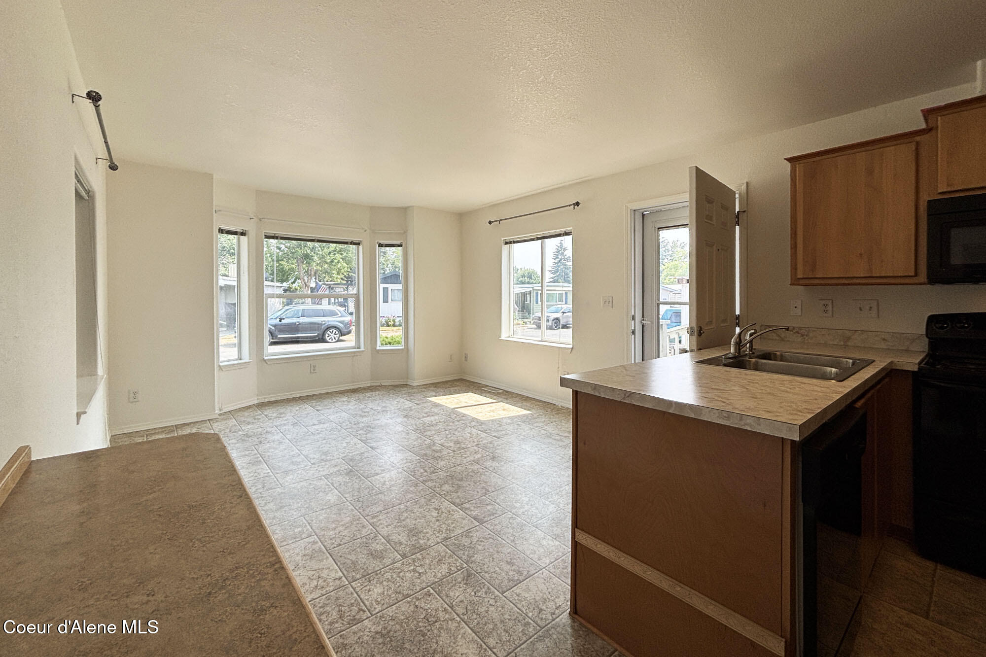 9047 N STARR LOOP