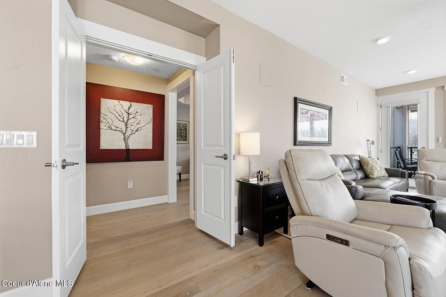 447 W Waterside DR, APT 301