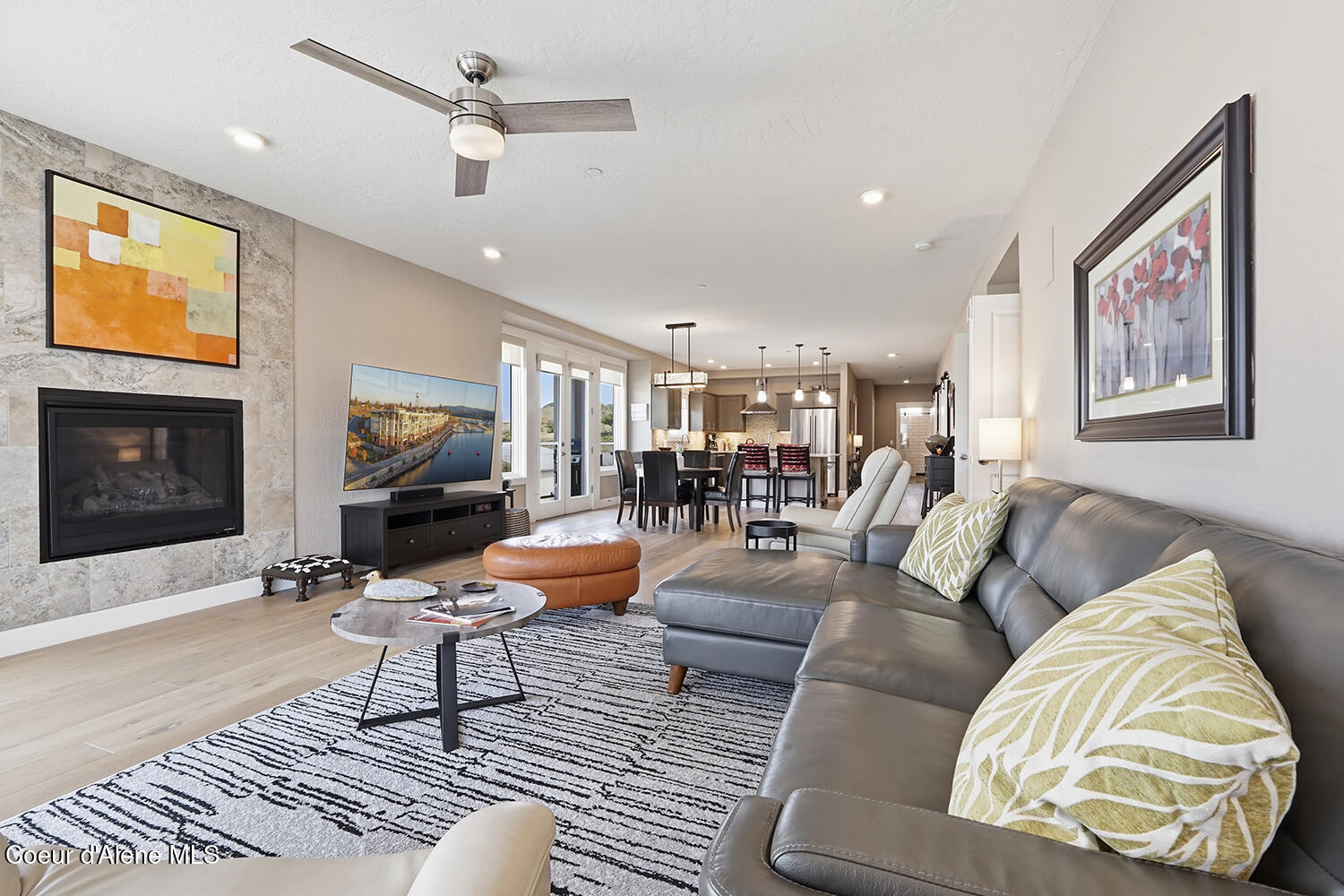 447 W Waterside DR, APT 301