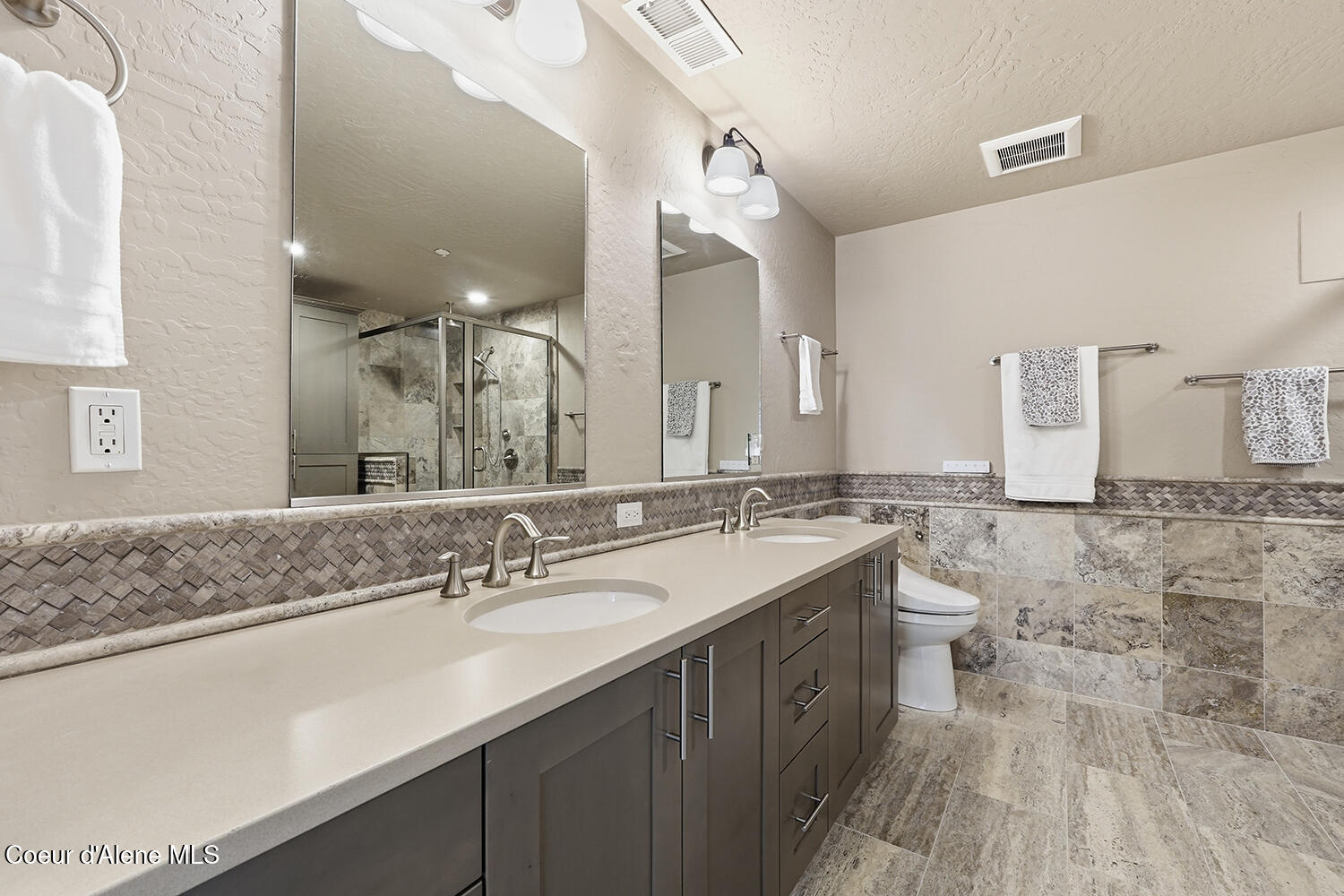 447 W Waterside DR, APT 301