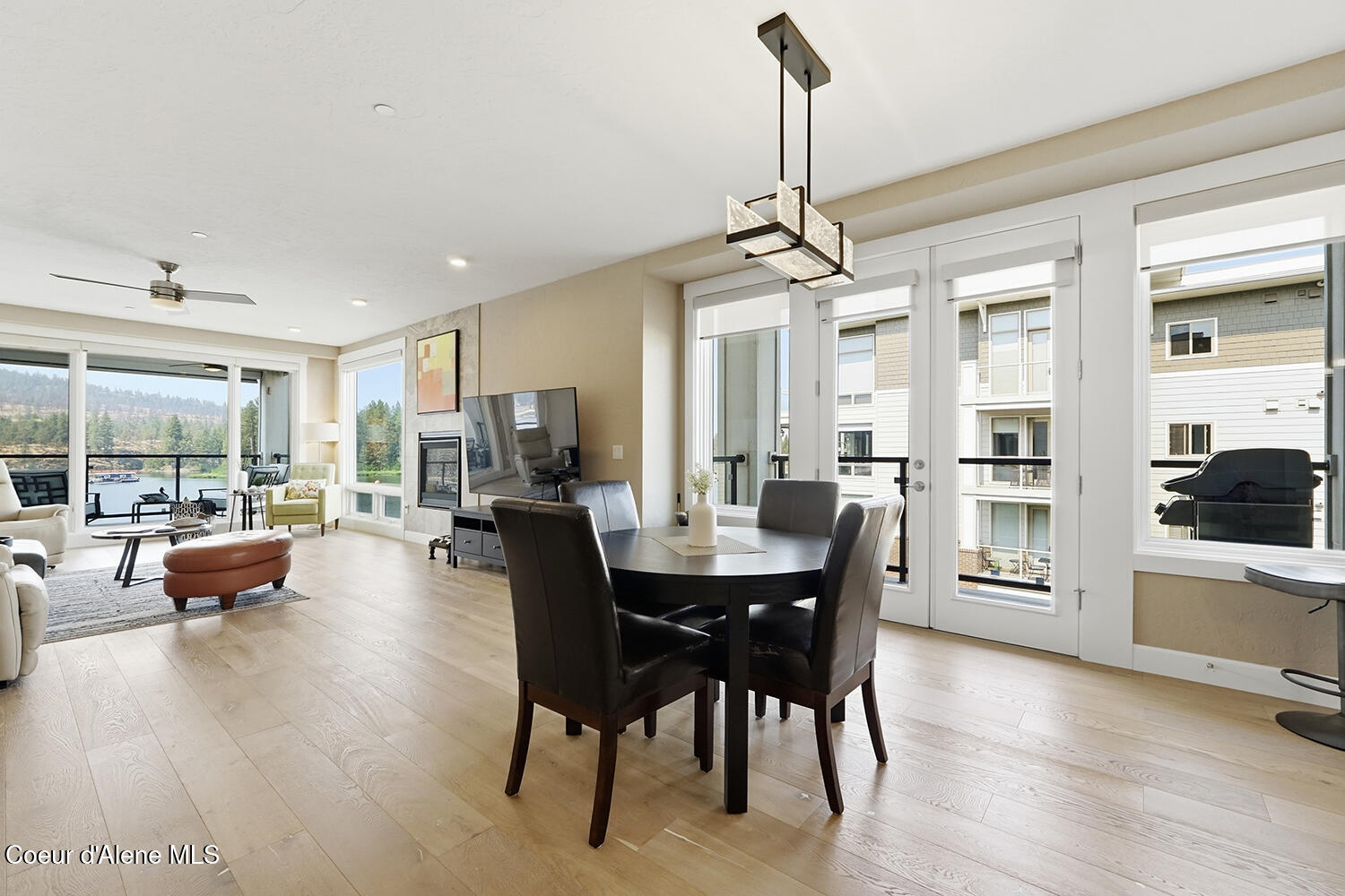 447 W Waterside DR, APT 301